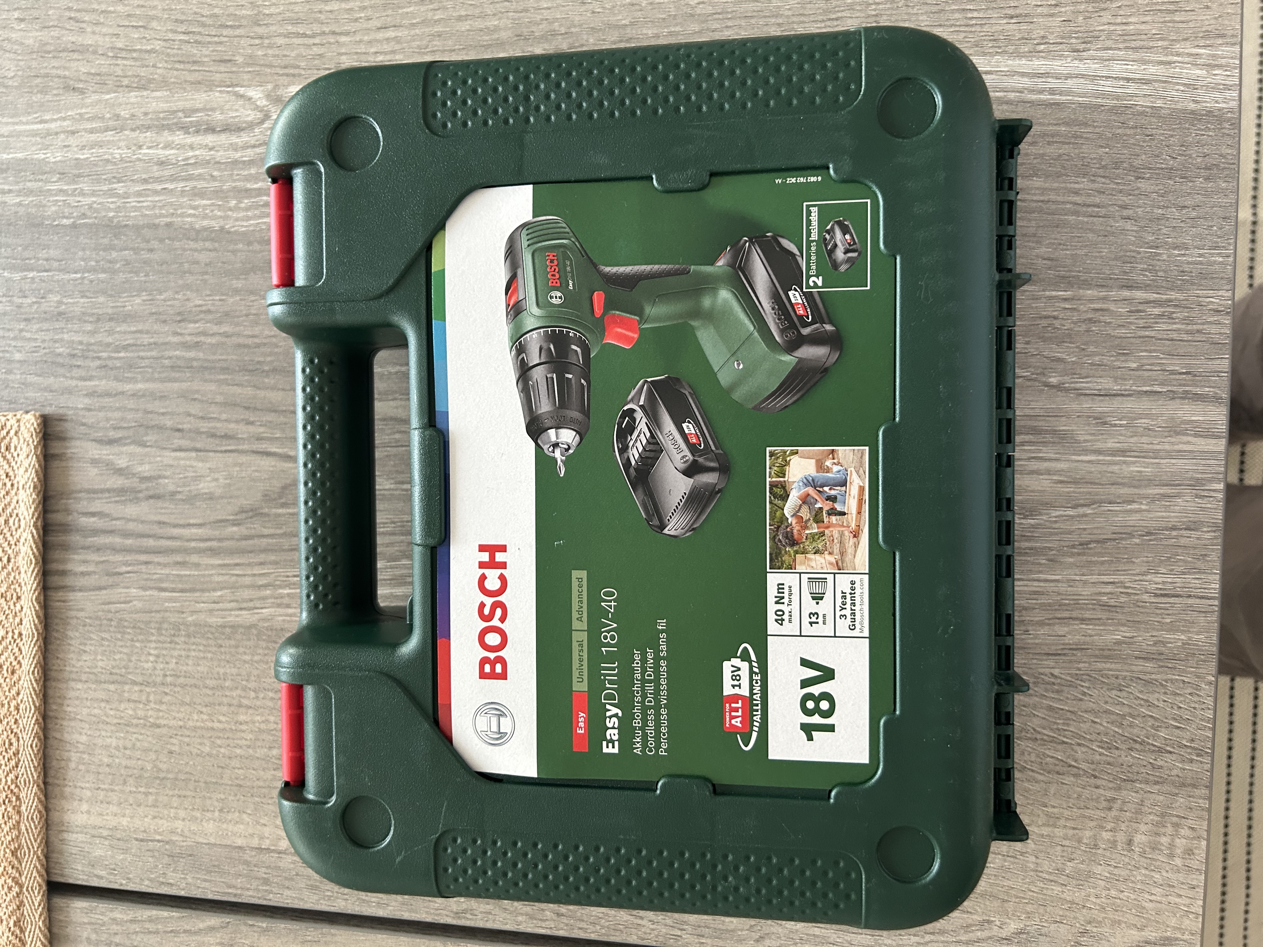 Bosch easydrill 18v batteridriven m. bitset