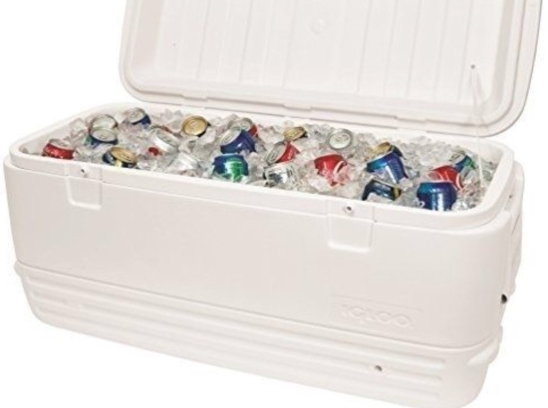 Extra large igloo cooling box 