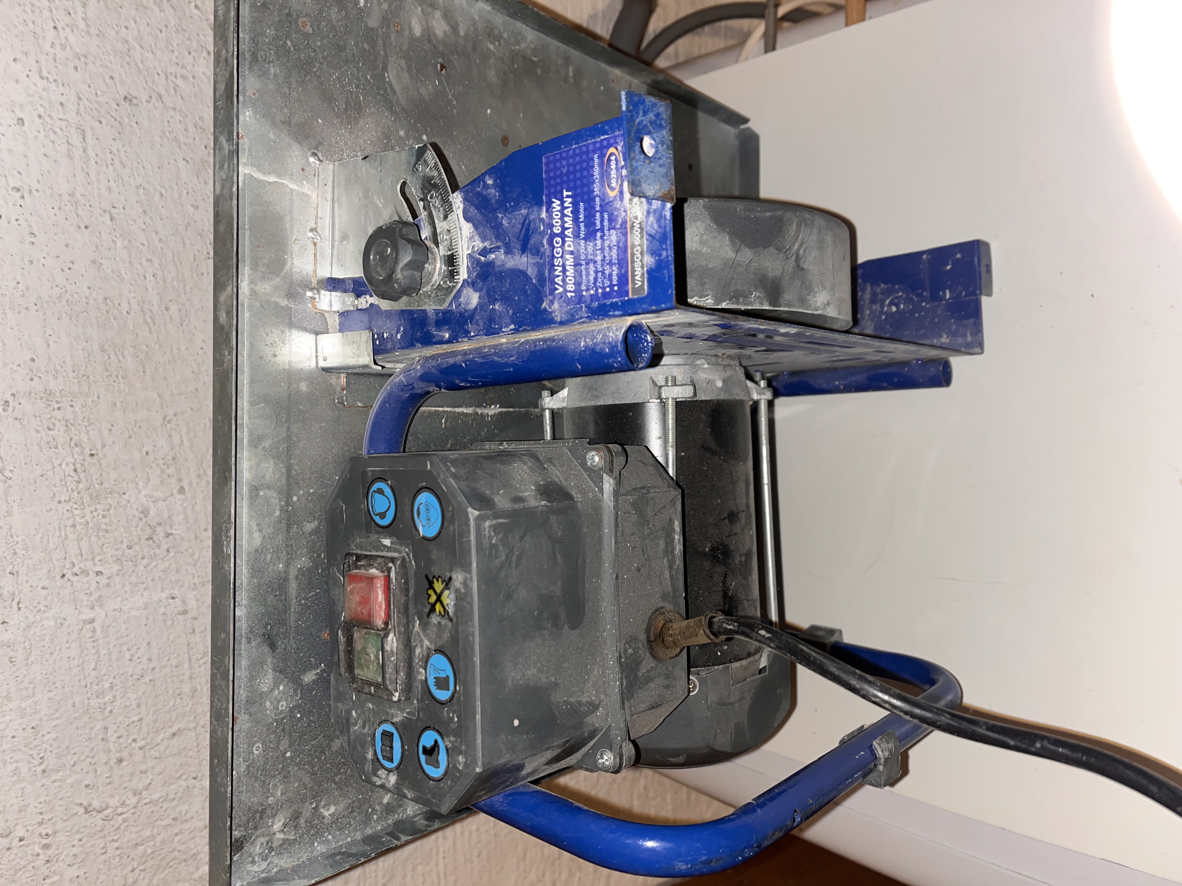 Flisekutter / bordsag 600w – 180 mm diamantblad – presise kutt