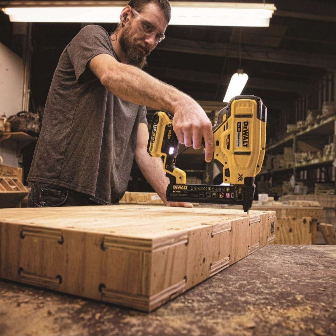 Krampepistol dewalt