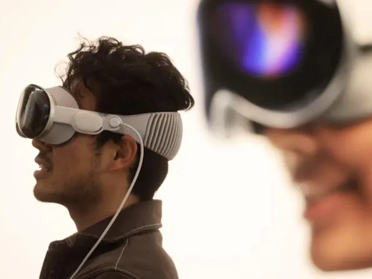 3 x apple vision pro headsets