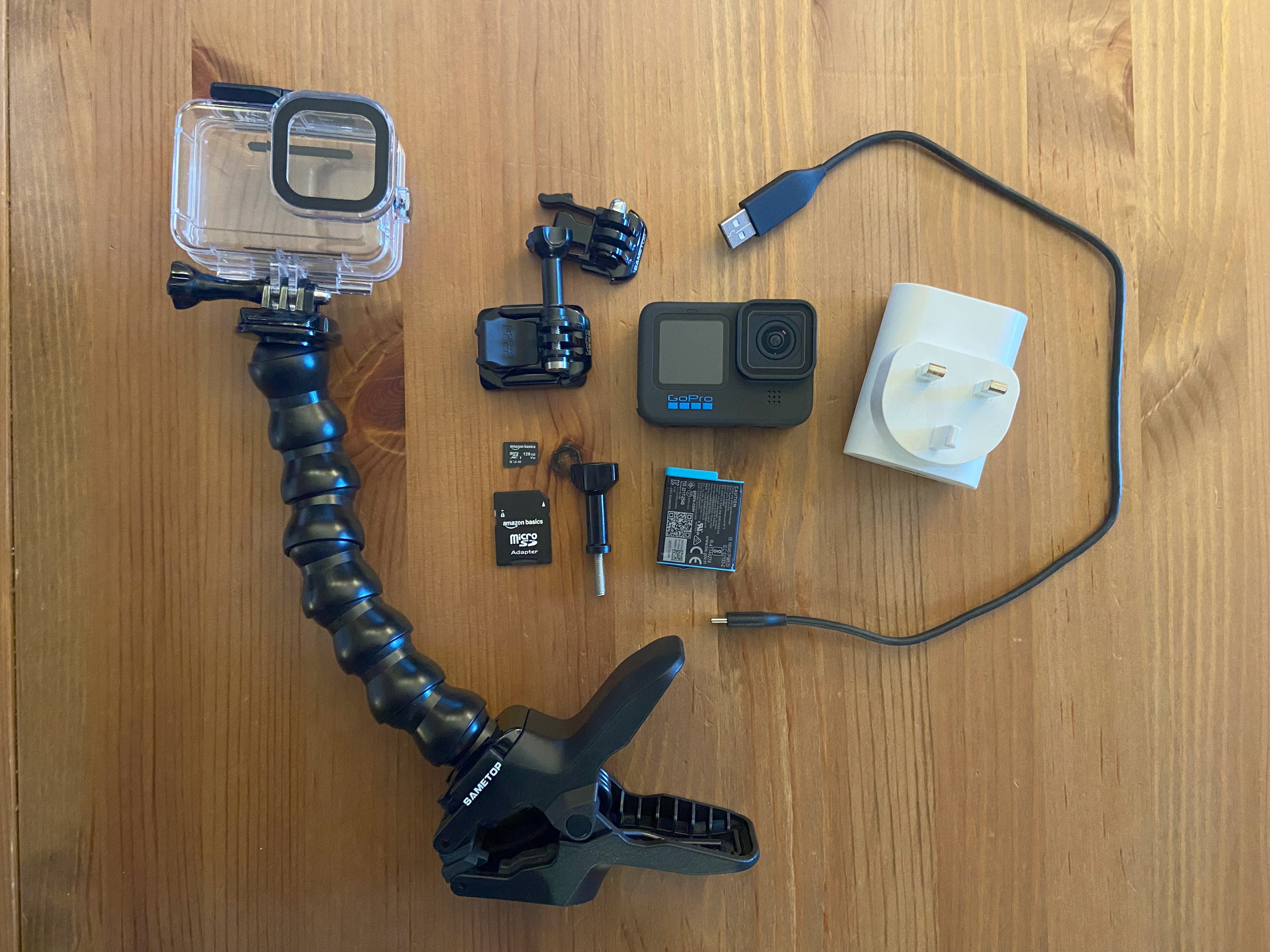 Gopro hero10 black + waterproof case + flexible clamp mount