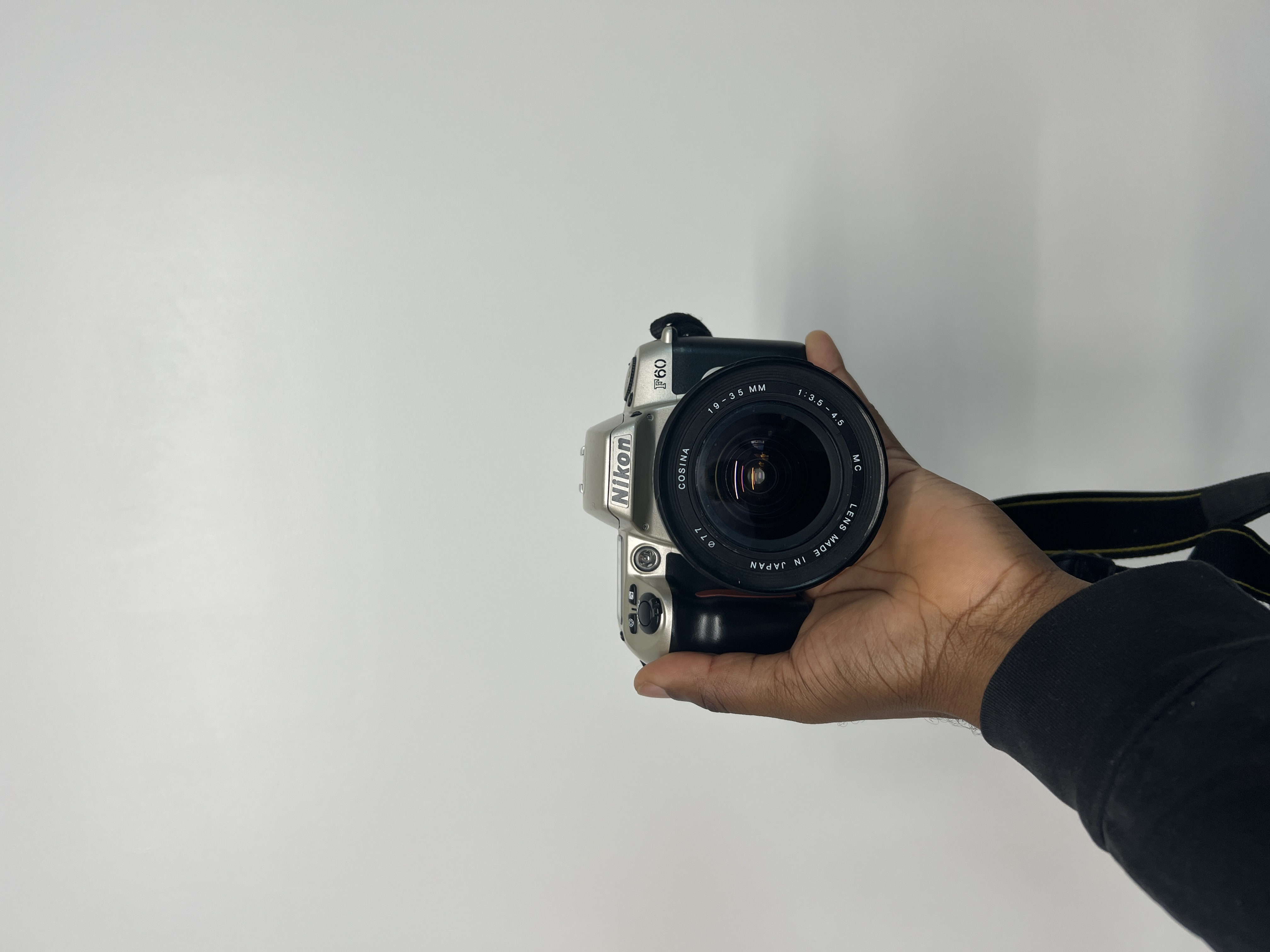 Nikon f60 + auto focus 19-35mm lens 