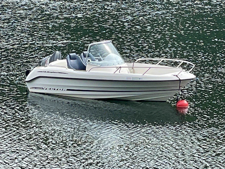 Skibsplast 18 fot skjærgårdsjeep med 140 hk