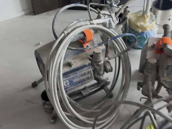 Spray machine 490 graco for rent