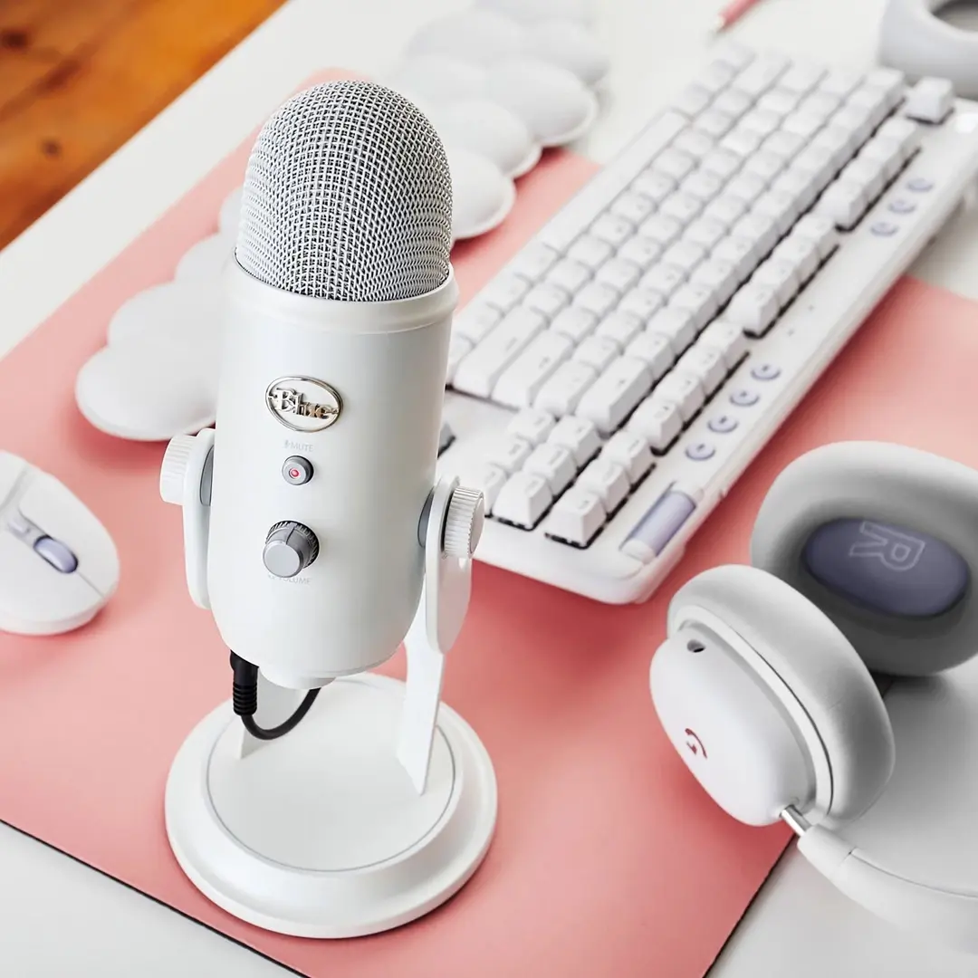 Blue yeti usb microphone (white) – studio sound, easy setup