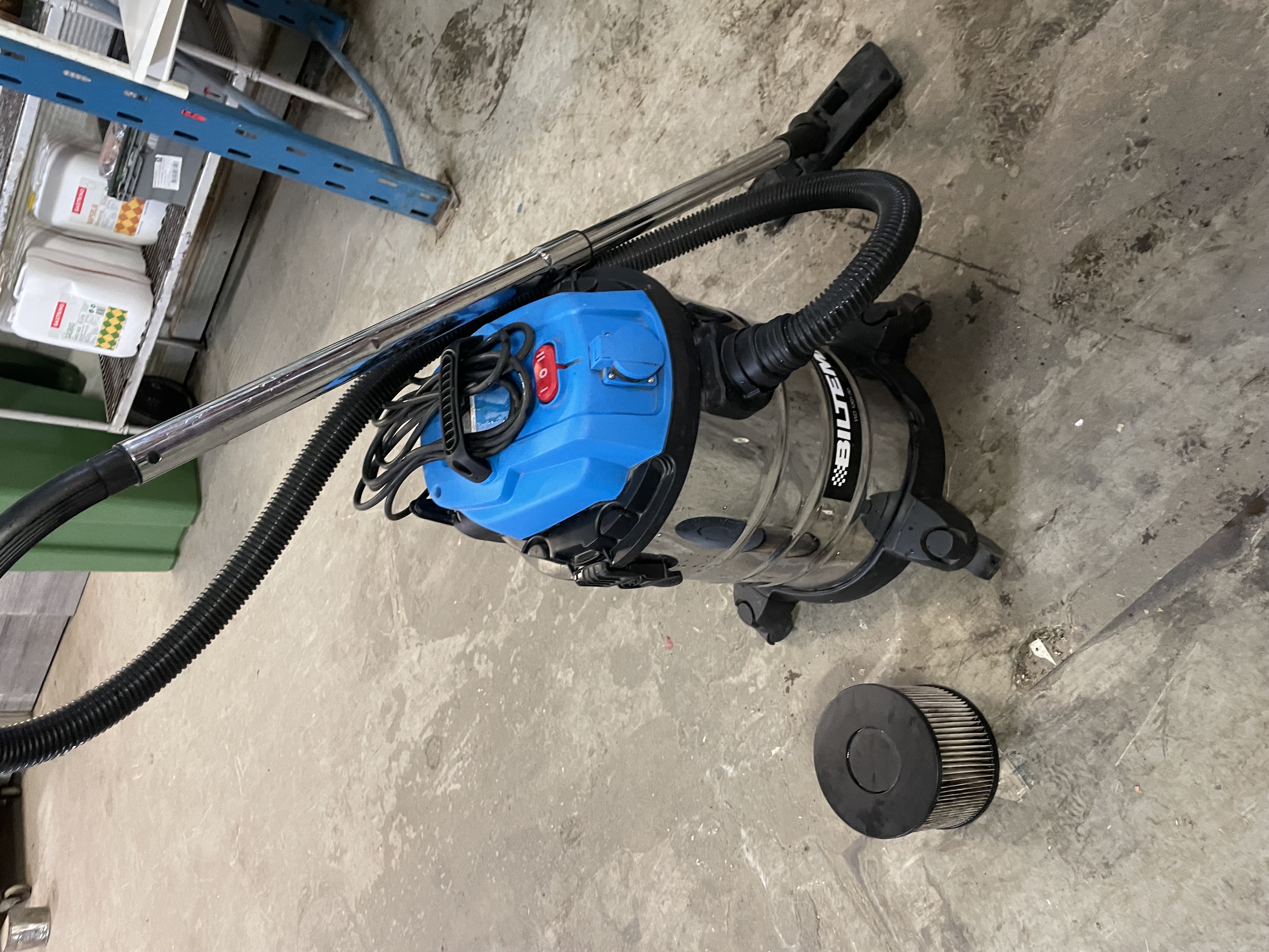 Våt och torrdamsugare