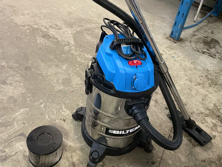 Våt och torrdamsugare