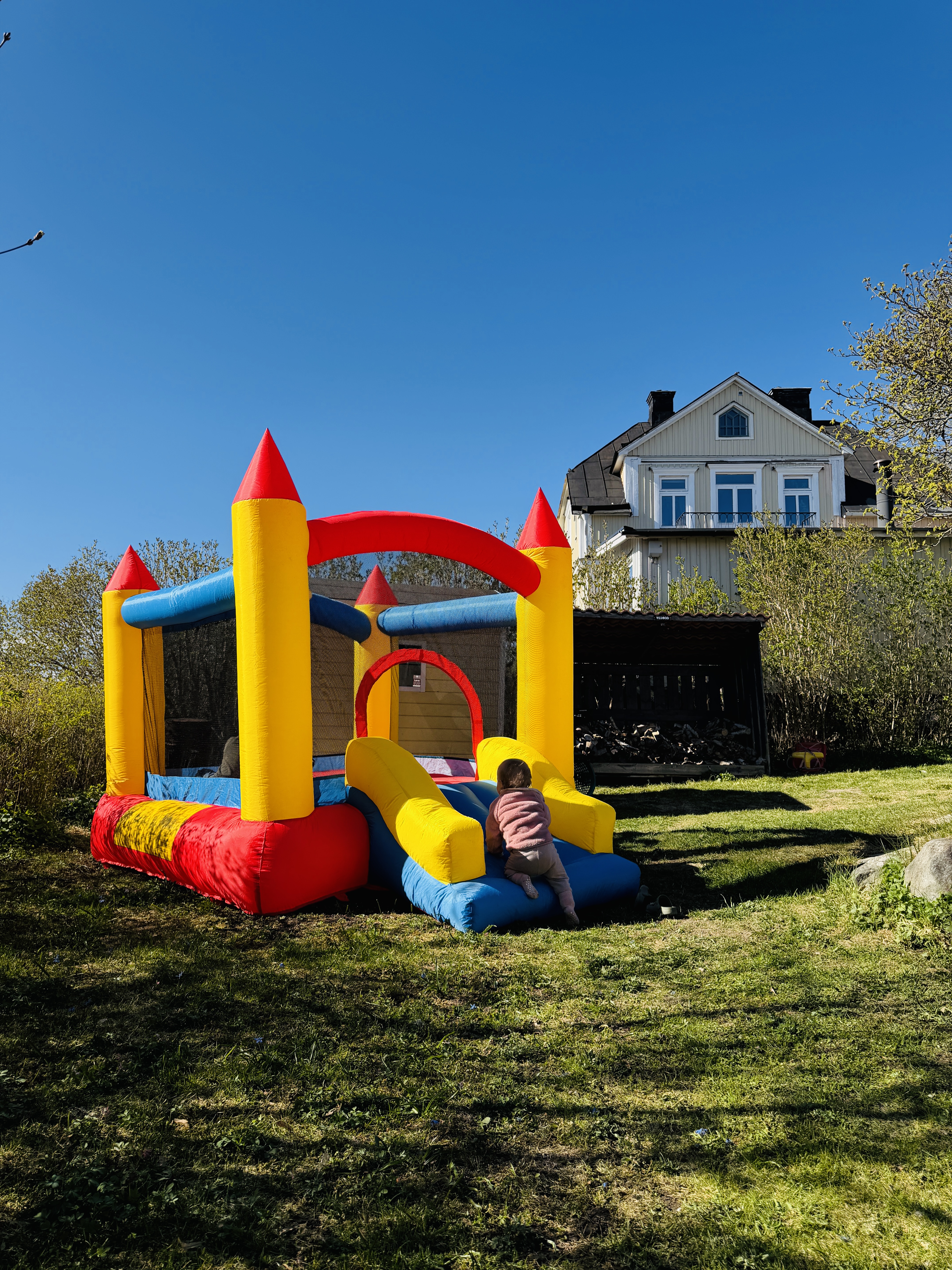 Hoppborg för barnkalas 