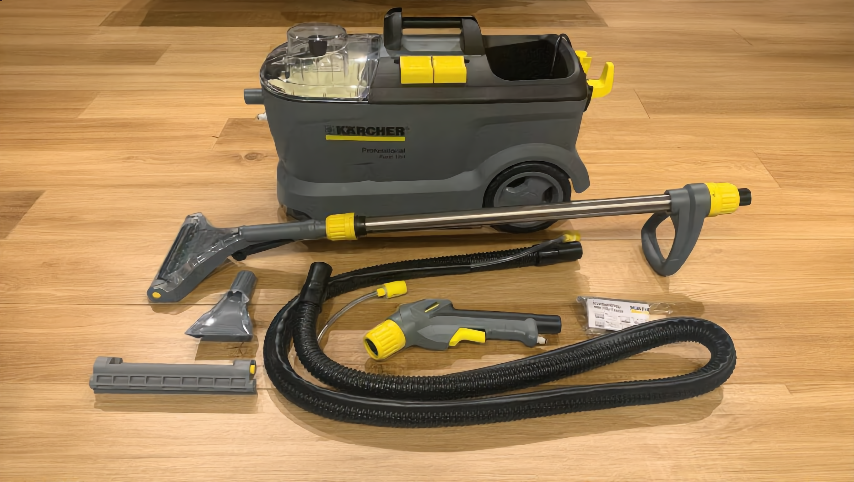 Karcher puzzi 10/1 carpet & upholstery cleaner