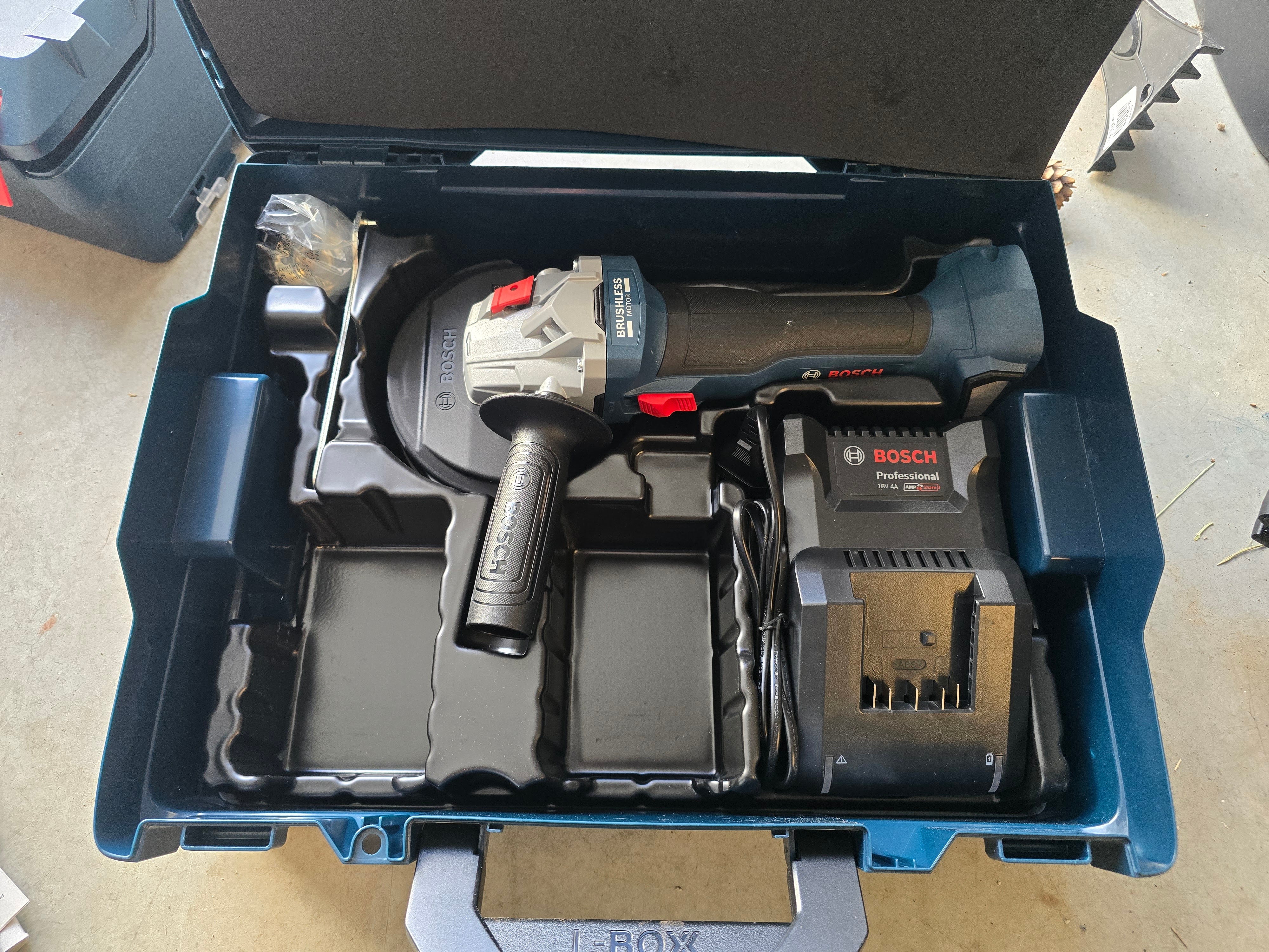 Bosch batteri-vinkelslip 125 mm | komplett i l-boxx