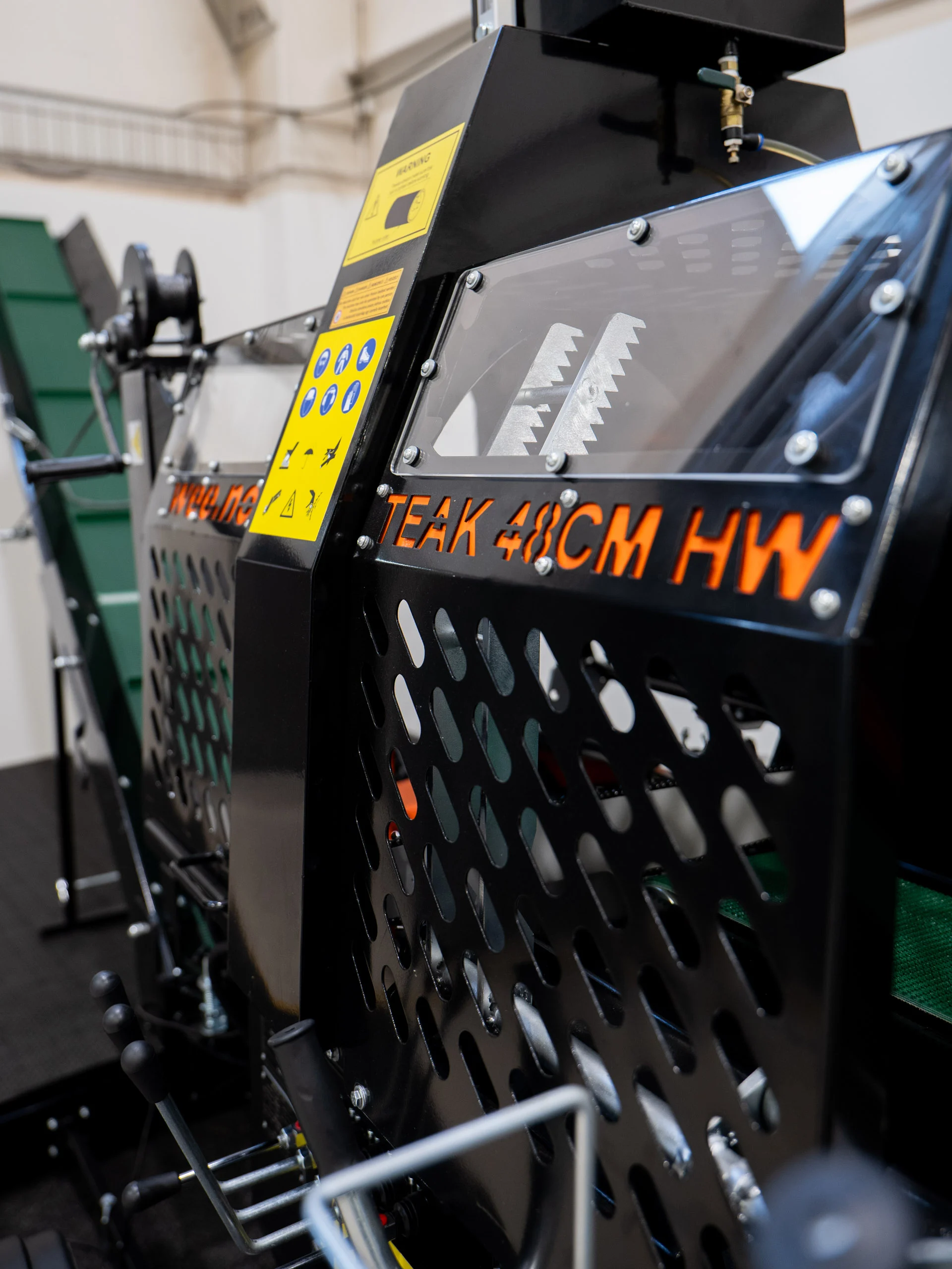 Kraftig vedmaskin til leie – teak xl pro hw 20 tonn