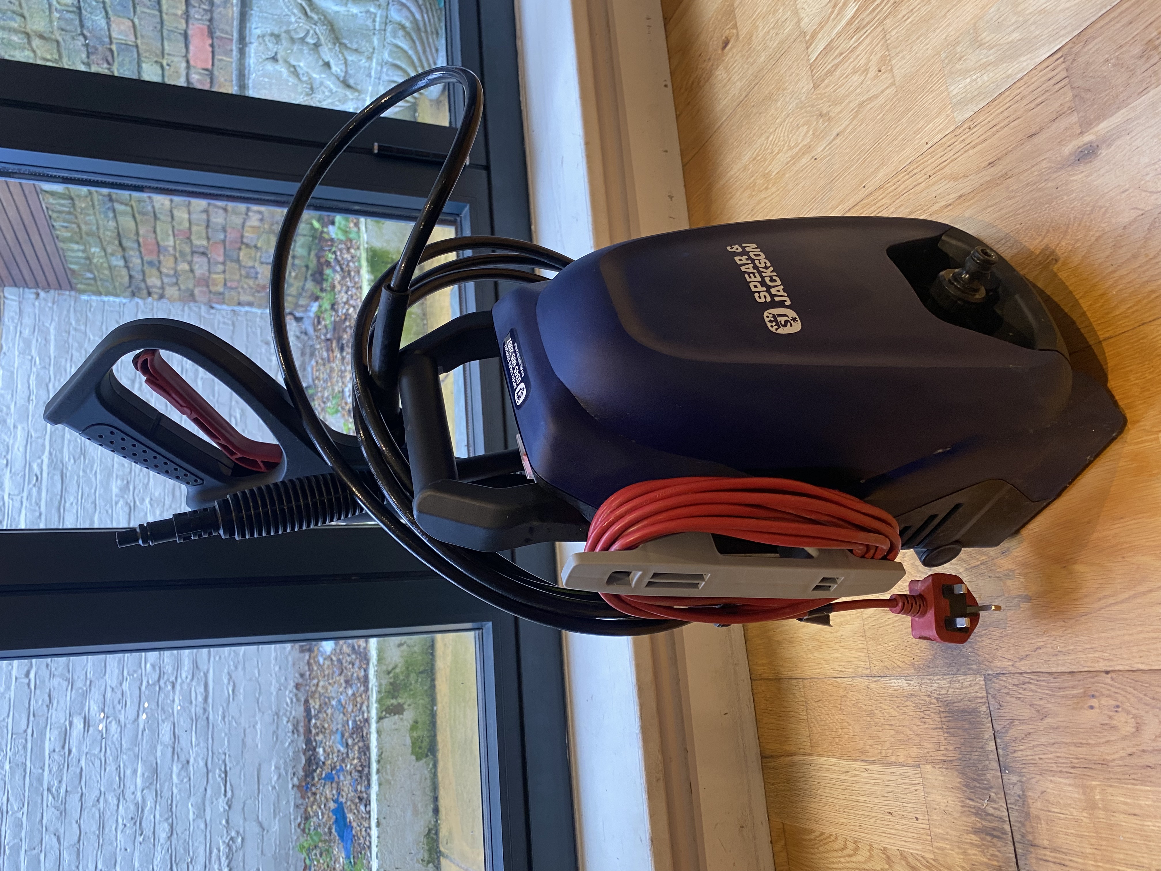 Cabled pressure washer (hose available if needed)