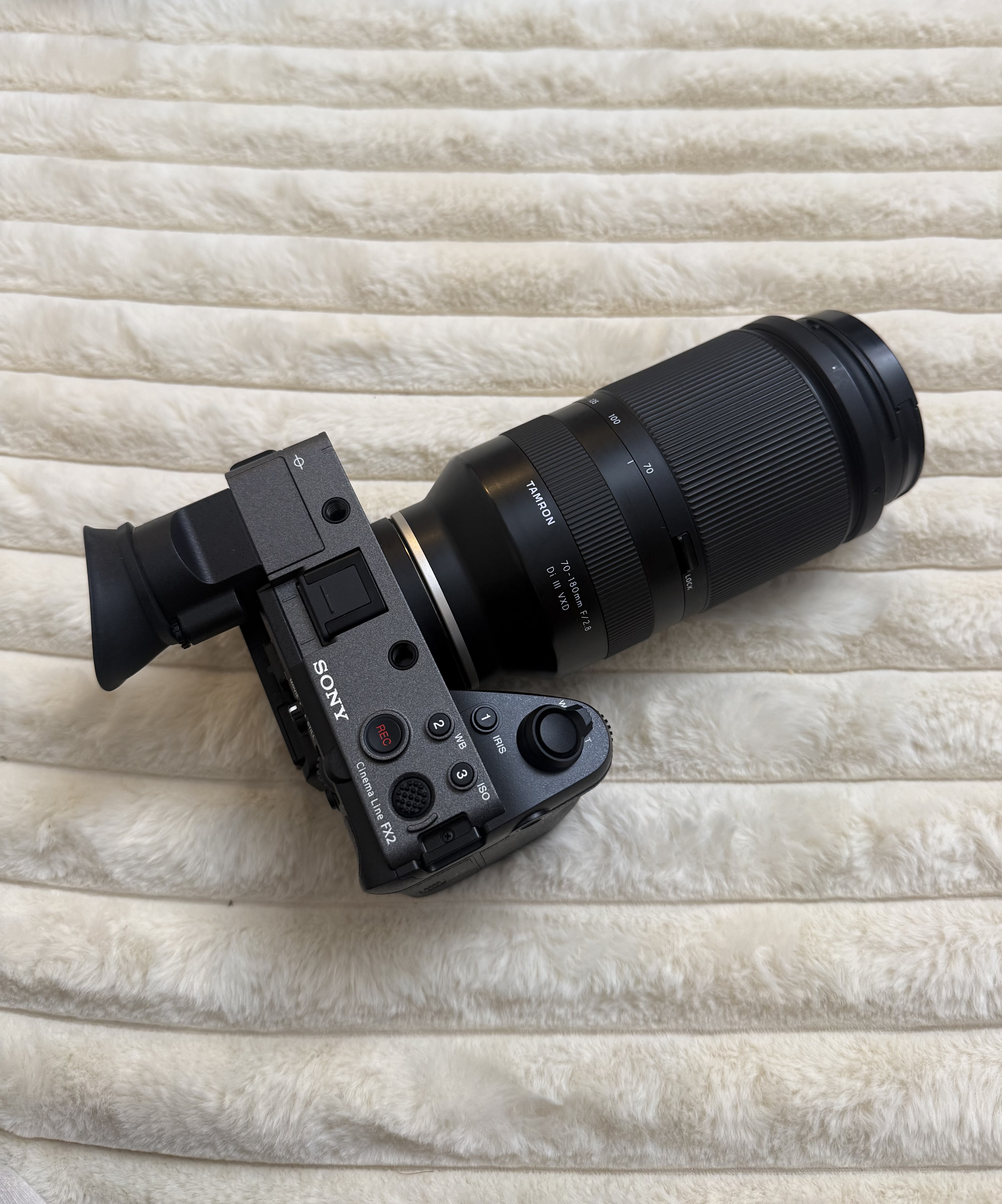 Sony fx2 super bundle: sony fx2 + tamron 70-180mm f2.8 
