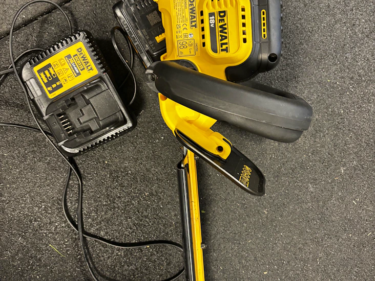 Dewalt dcm563 häcksax