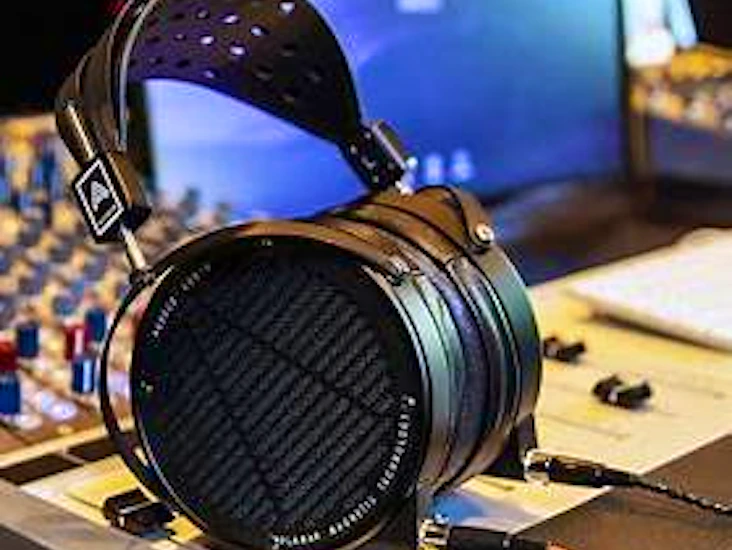 Audeeze lcd-x planar magnetic studio monitoring headphones
