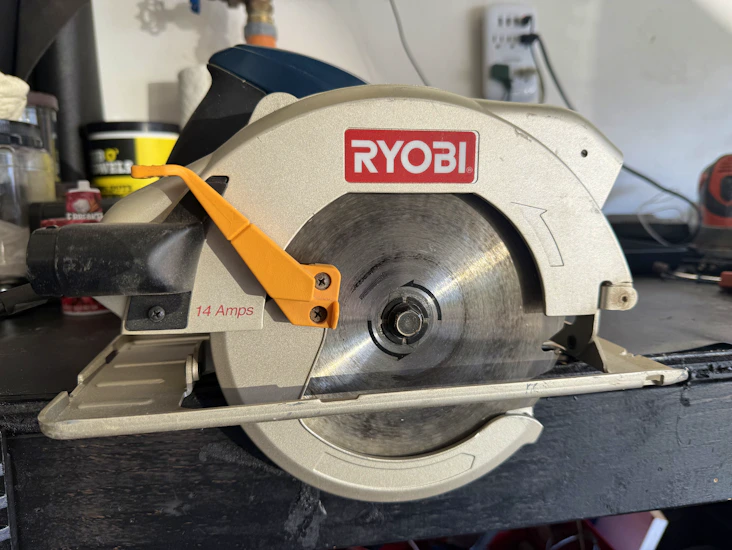 Circular saw-lightweight and easy to use