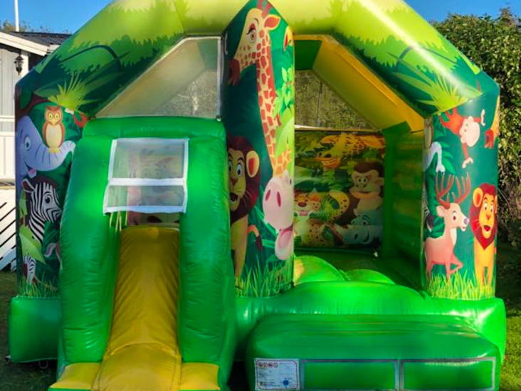 Hoppborg med rutschkana, djungeltema!