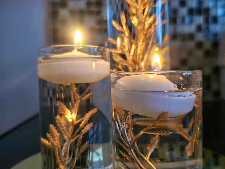 Gold center piece table decorations
