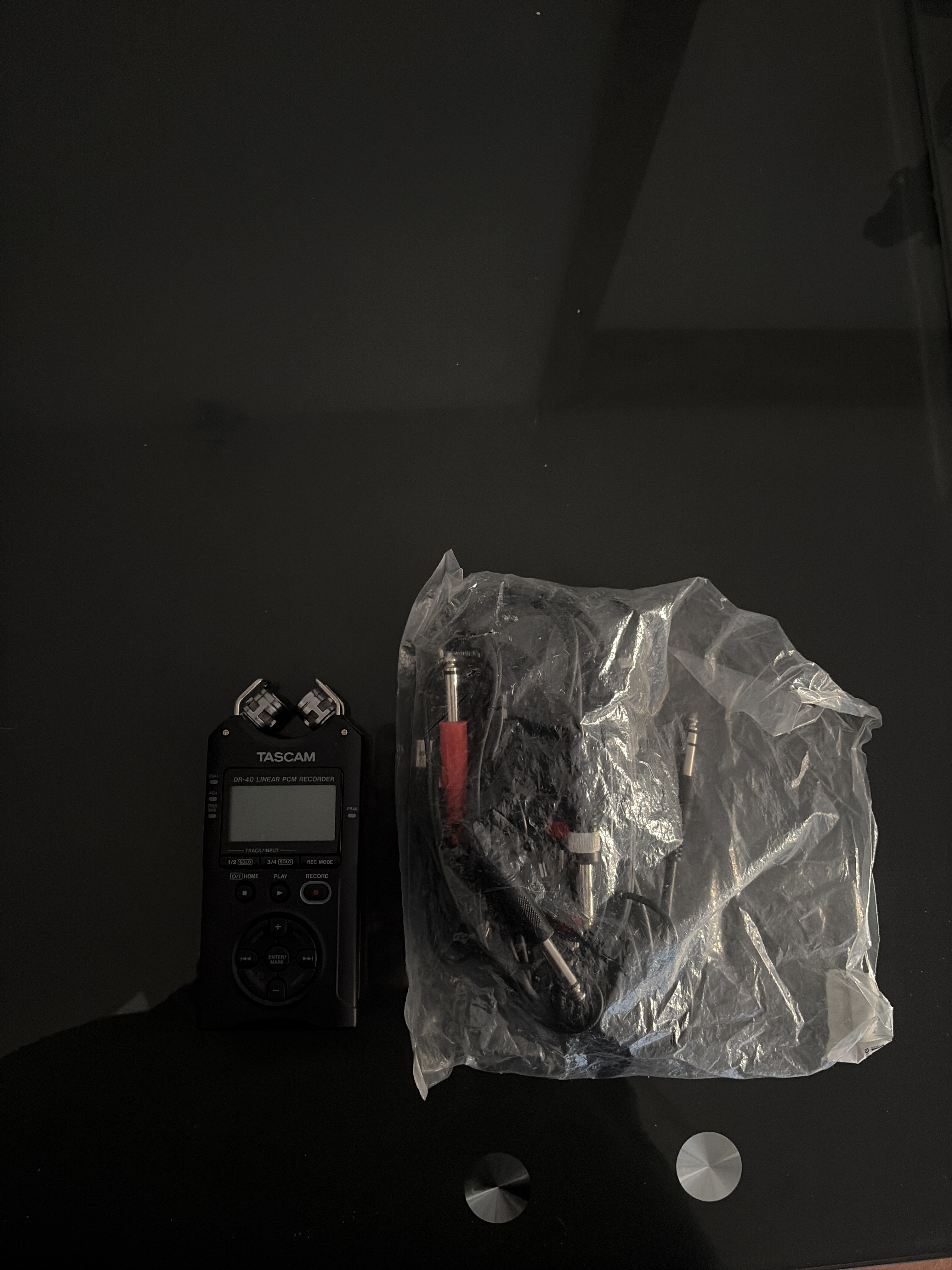 Tascam dr-40 handheld 4-track recorder