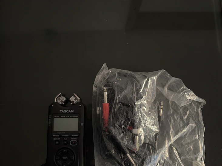 Tascam dr-40 handheld 4-track recorder