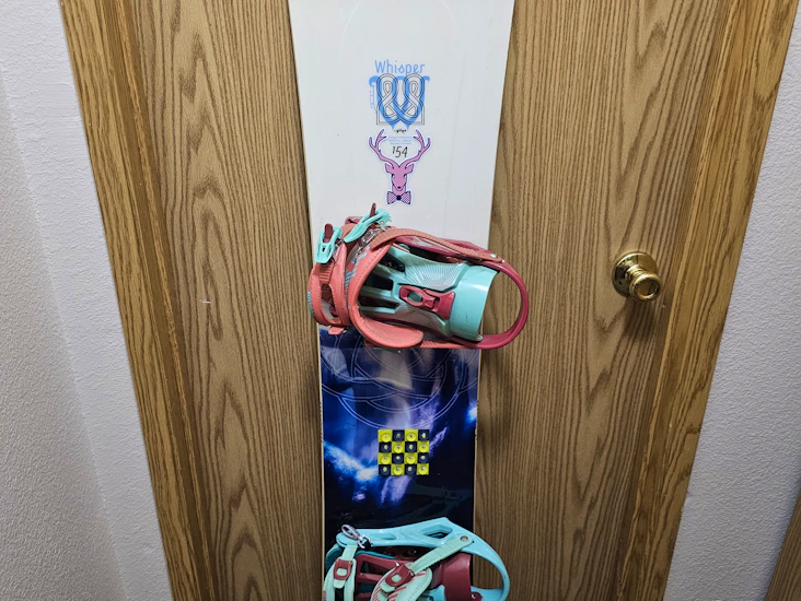 Snowboard and bundings