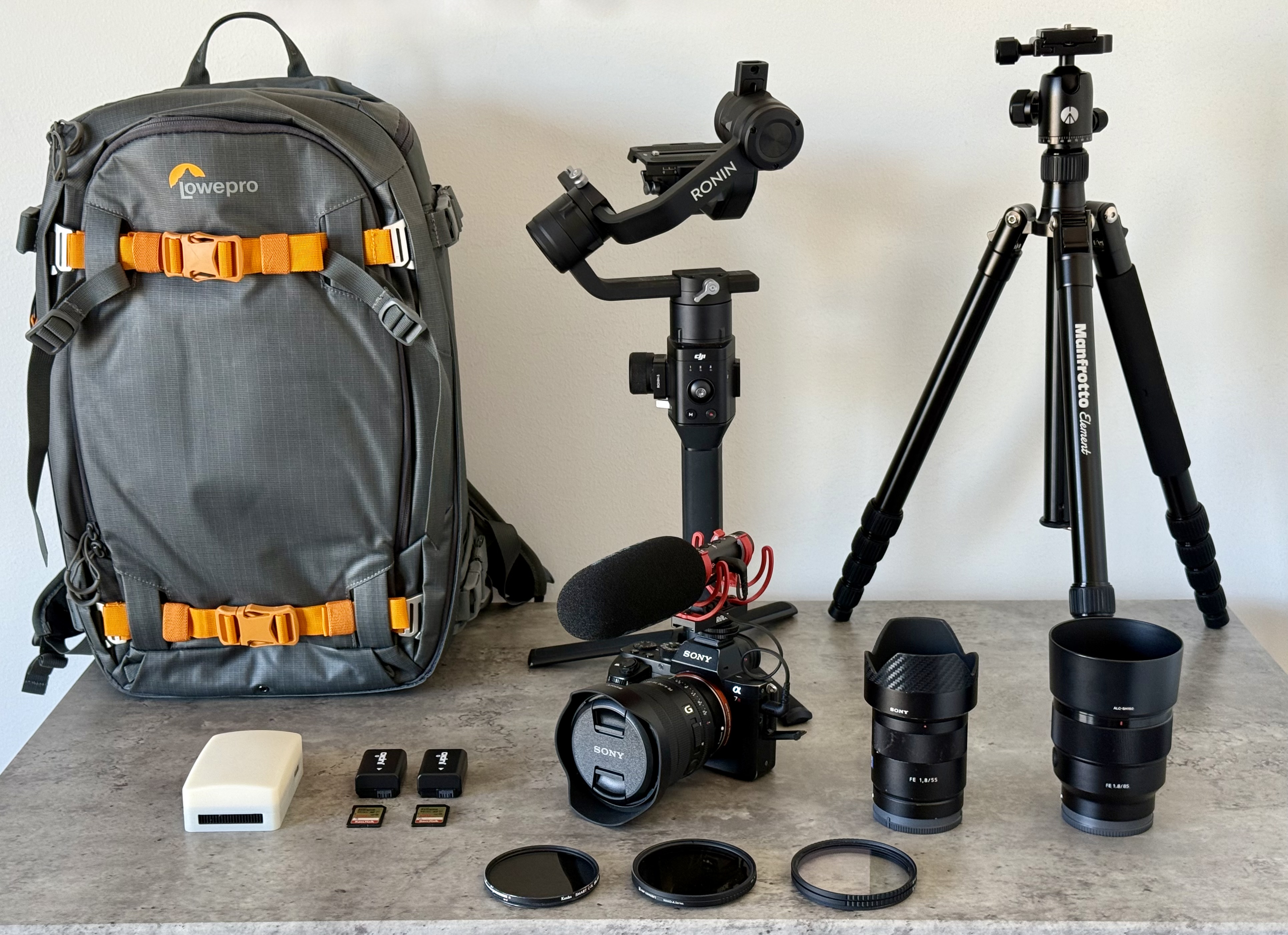 Sony a7 video-kit 3 objektiv, gimbal & tillbehör