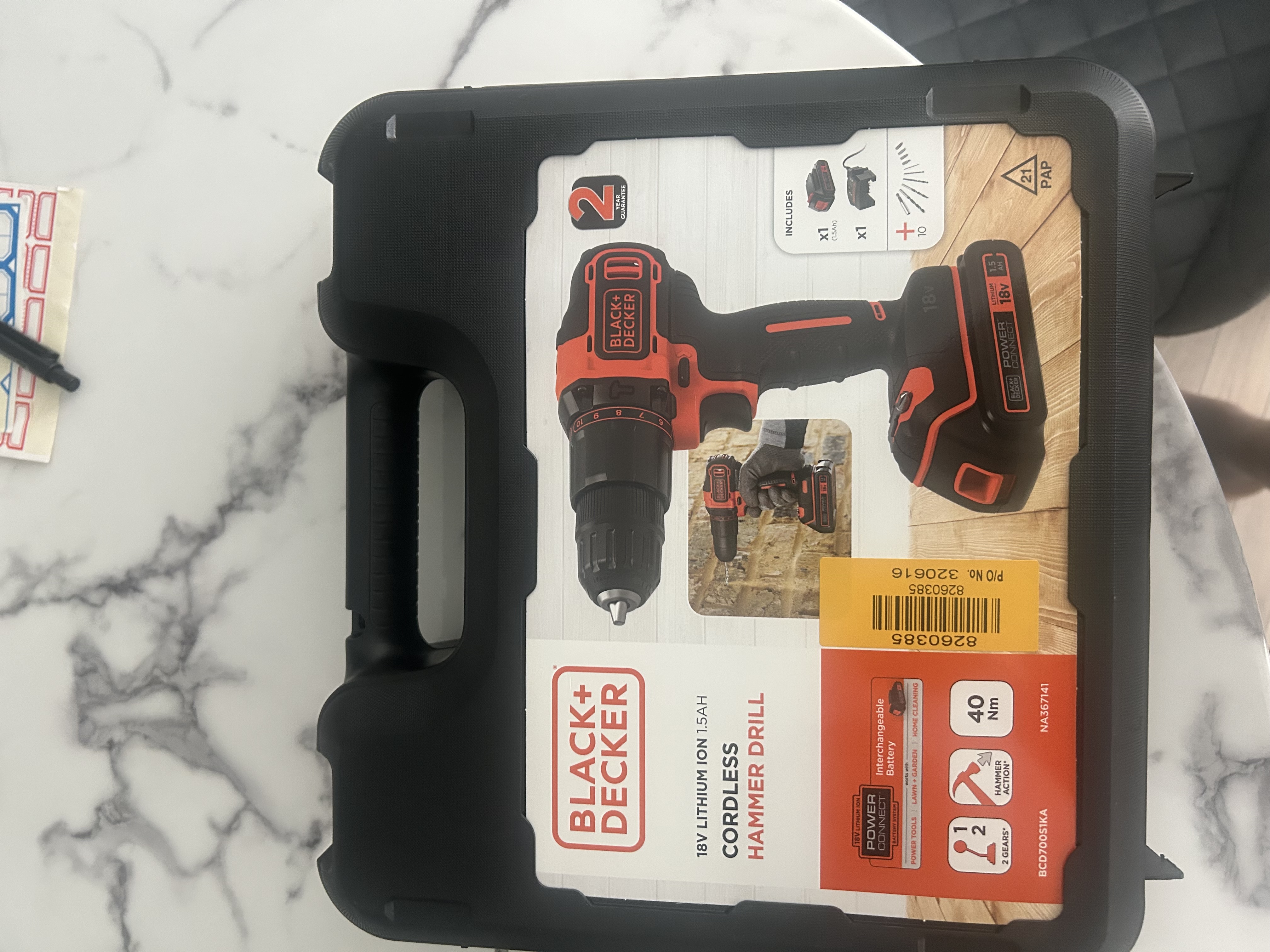 Black+decker 18v cordless hammer drill + bits & case