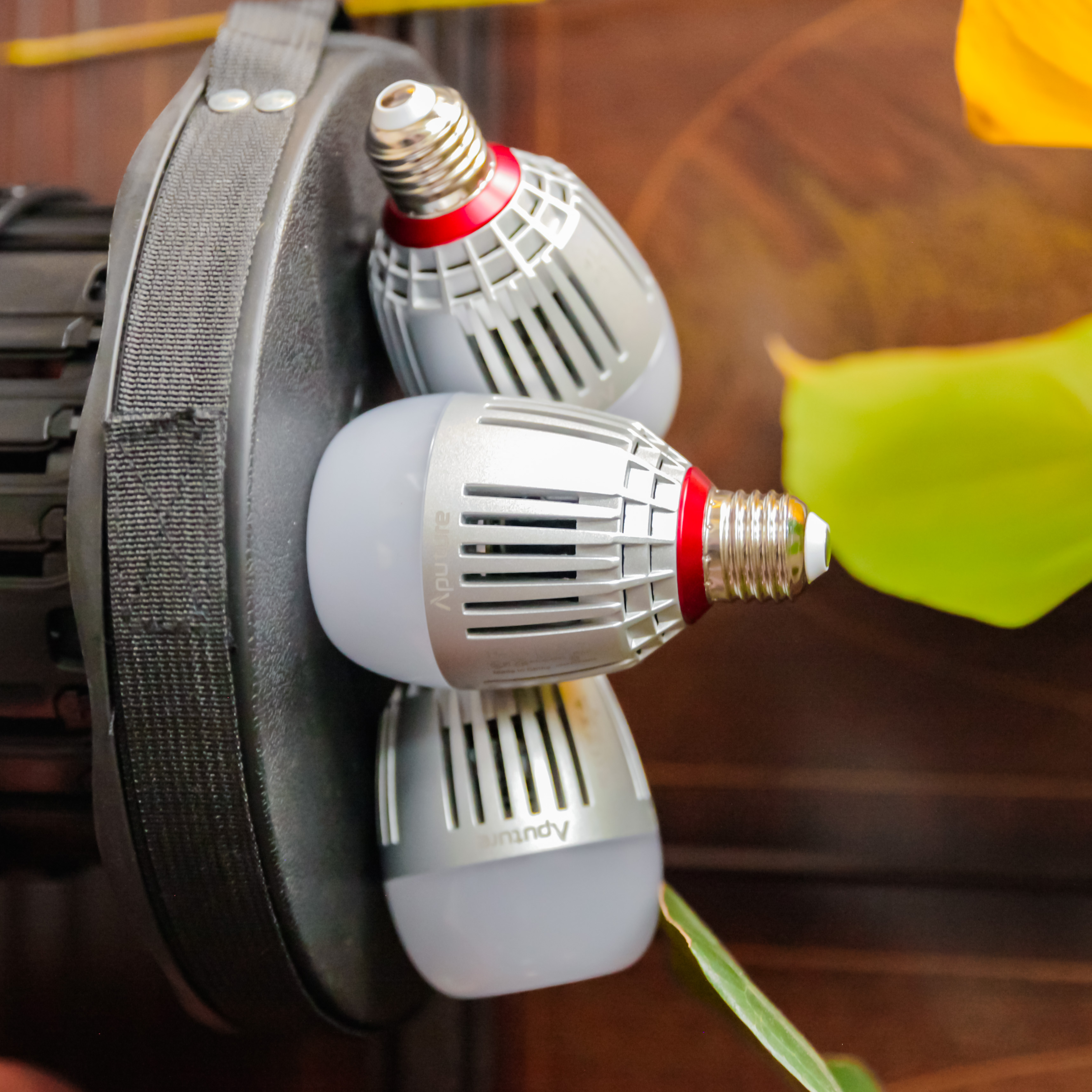 3x aputure b7c bulbs, with b22 adapters & chargers