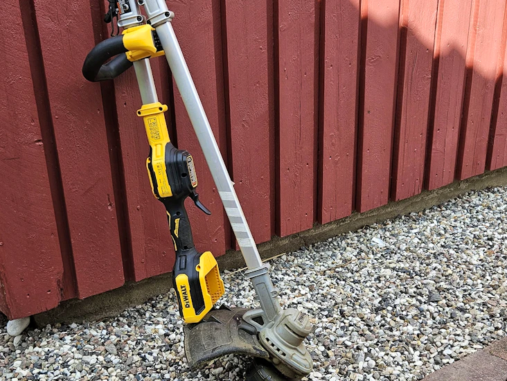 Grästrimmer dewalt 18v
