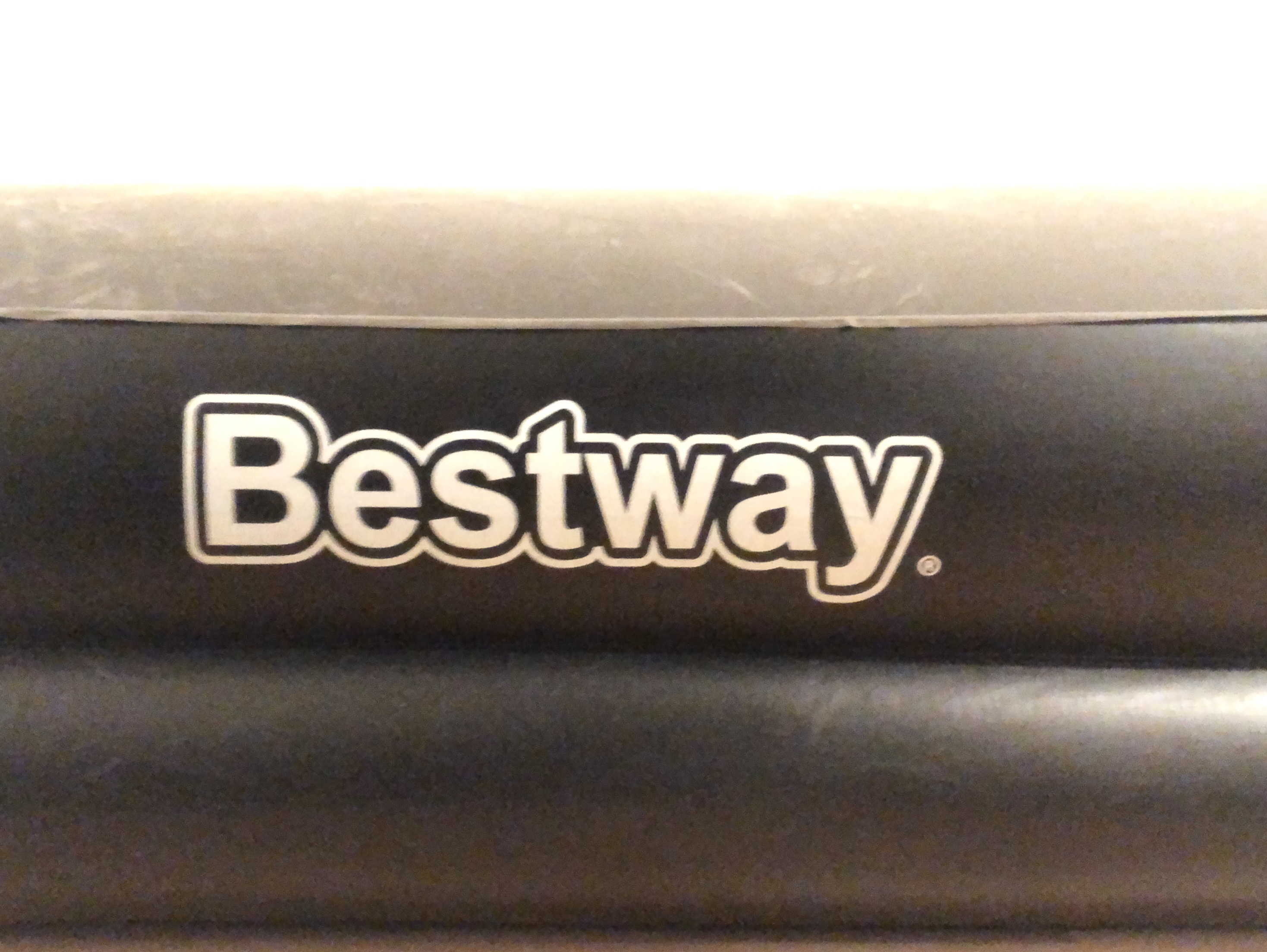 Bestway luftmadrass med inbyggd pump