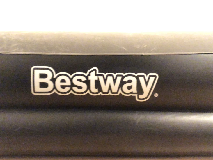 Bestway luftmadrass med inbyggd pump