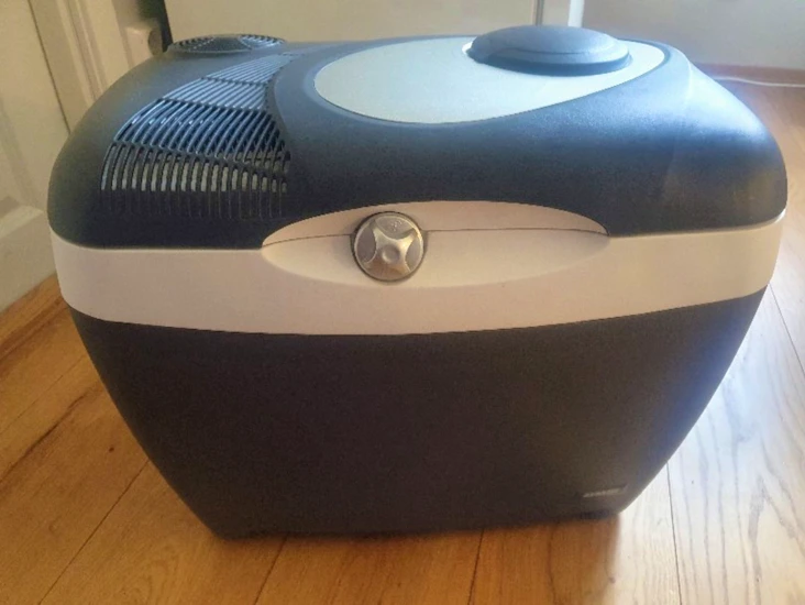 Kjøleboks 12v (og stikkontakt)