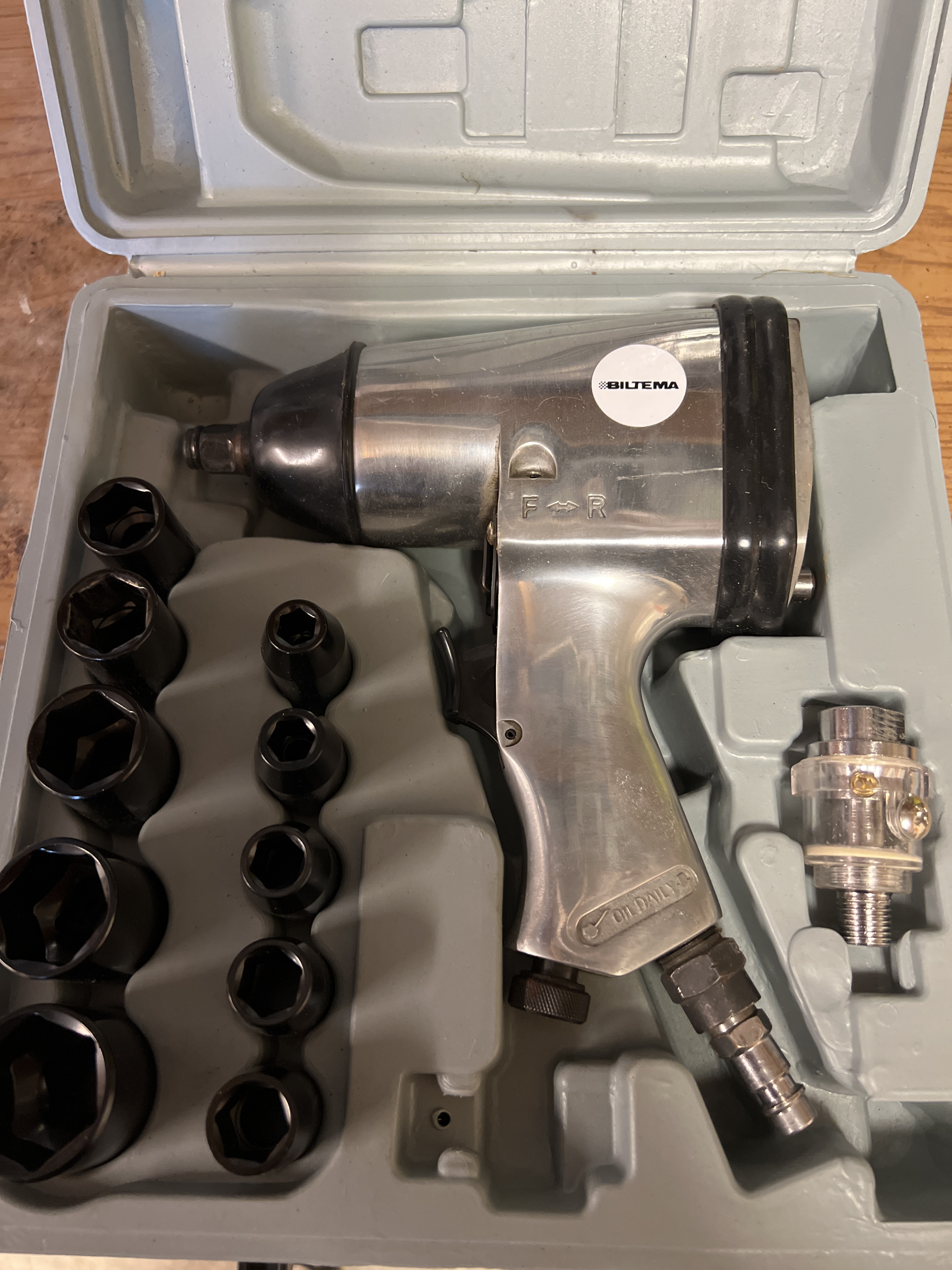 Mutterdragare för kompressor