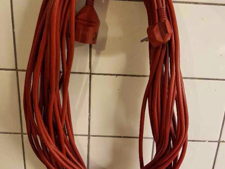25m röd förlängningssladd1
