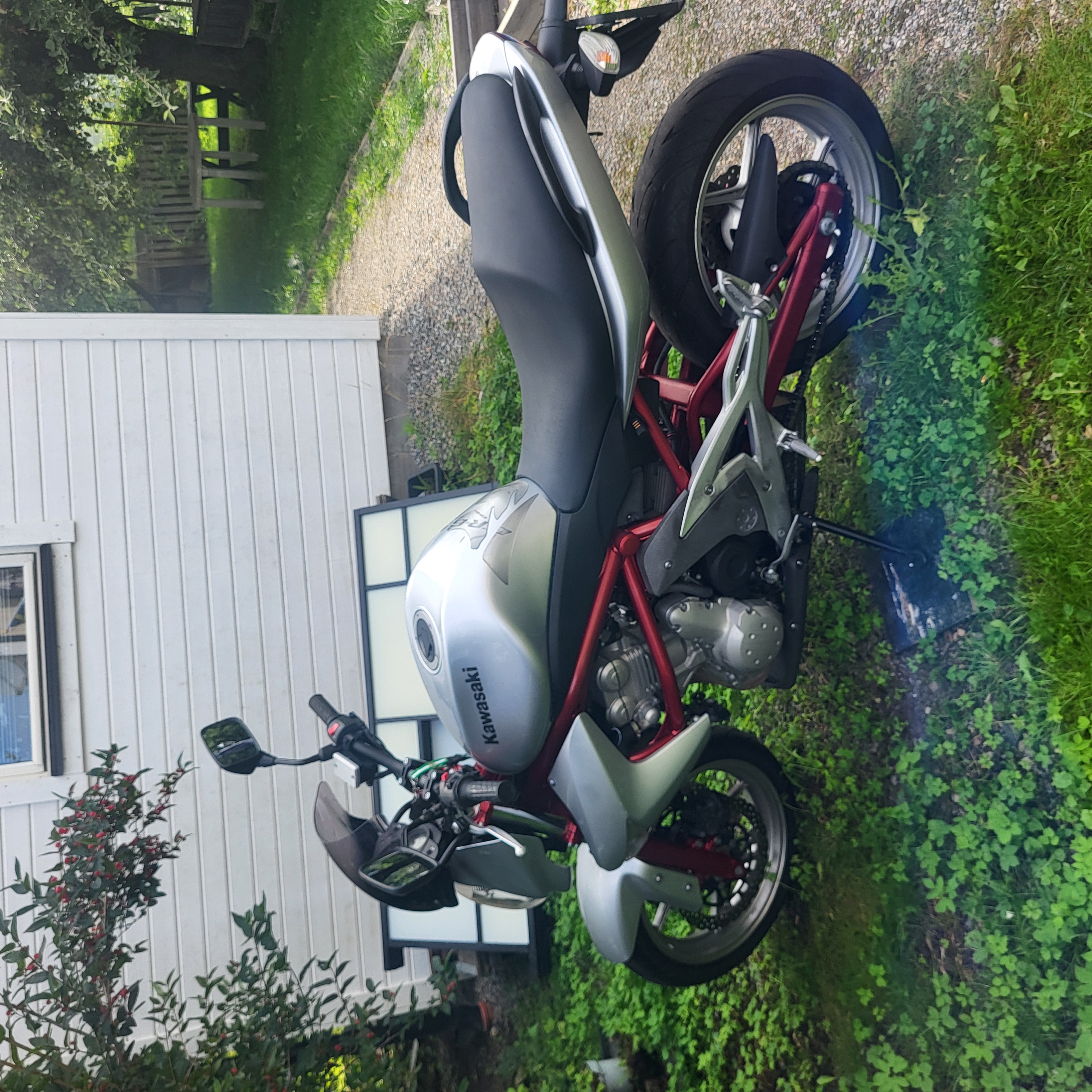 Kawasaki er 6n 2007  uthyres