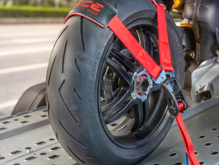 Festestropper for transport av mc