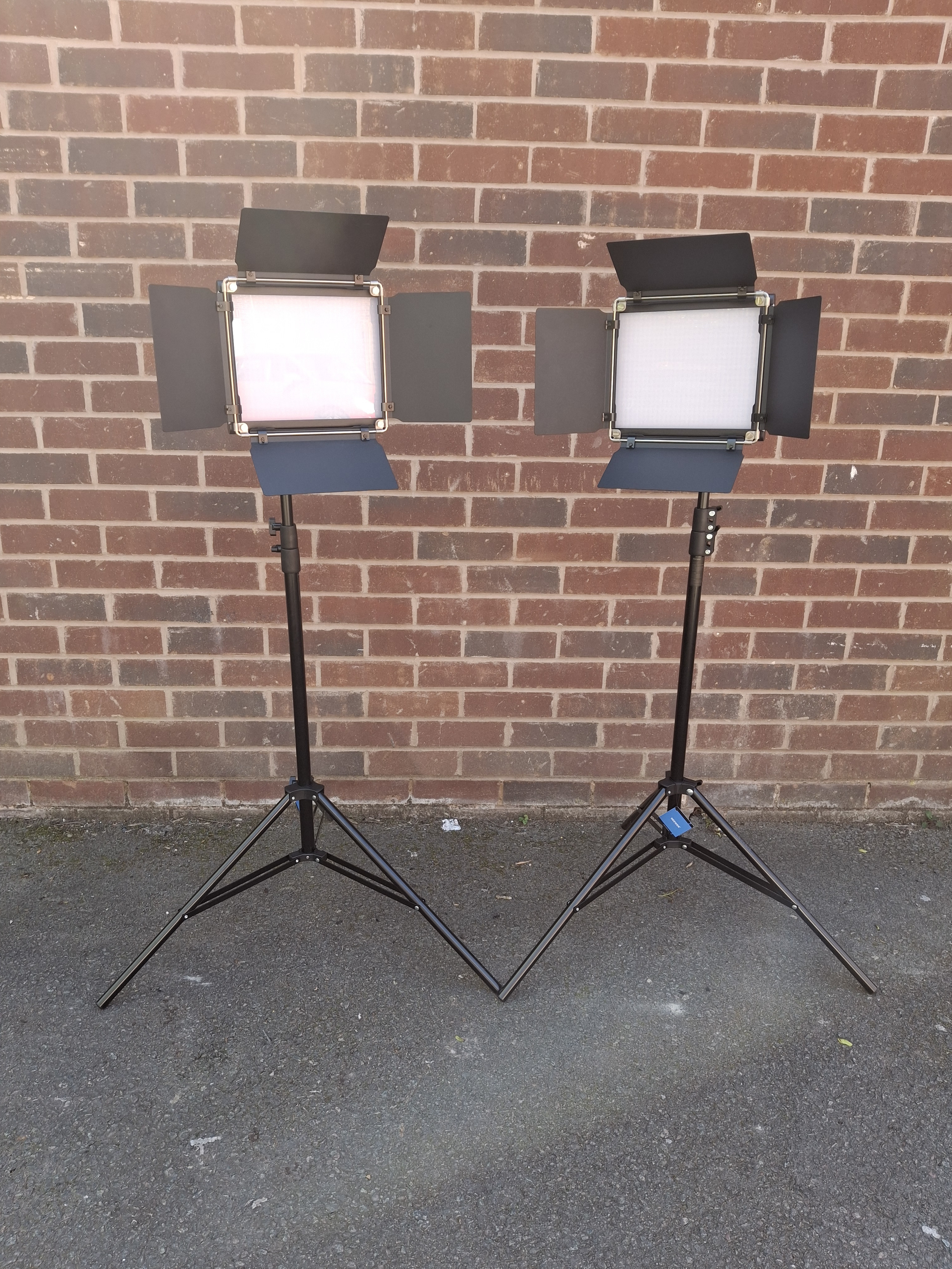 Neewer 660 bi-colour led light kit (pair)