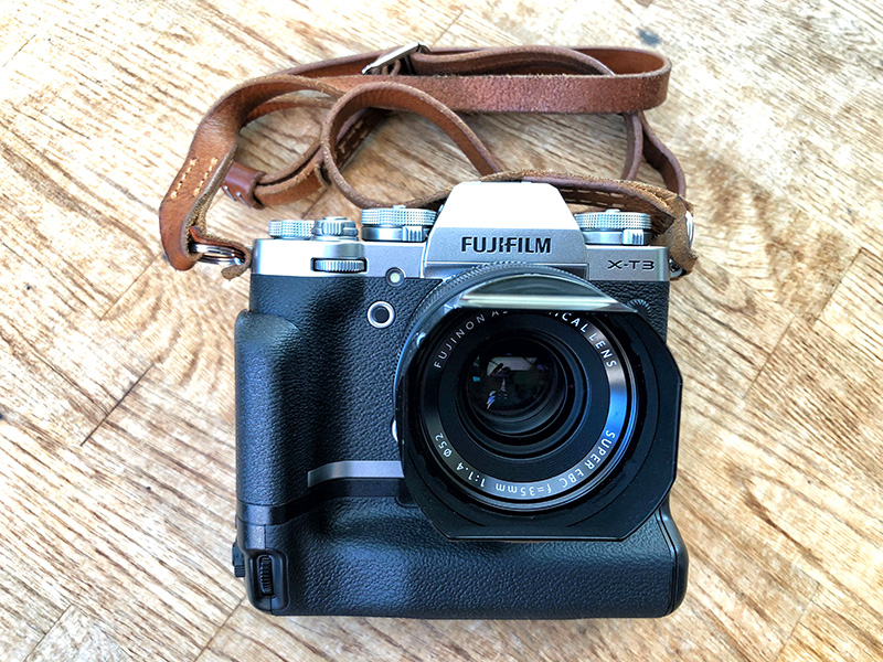 Fujifilm x-t3 body + fujinon 35mm f2 + fujinon 23mm f2 + battery grip