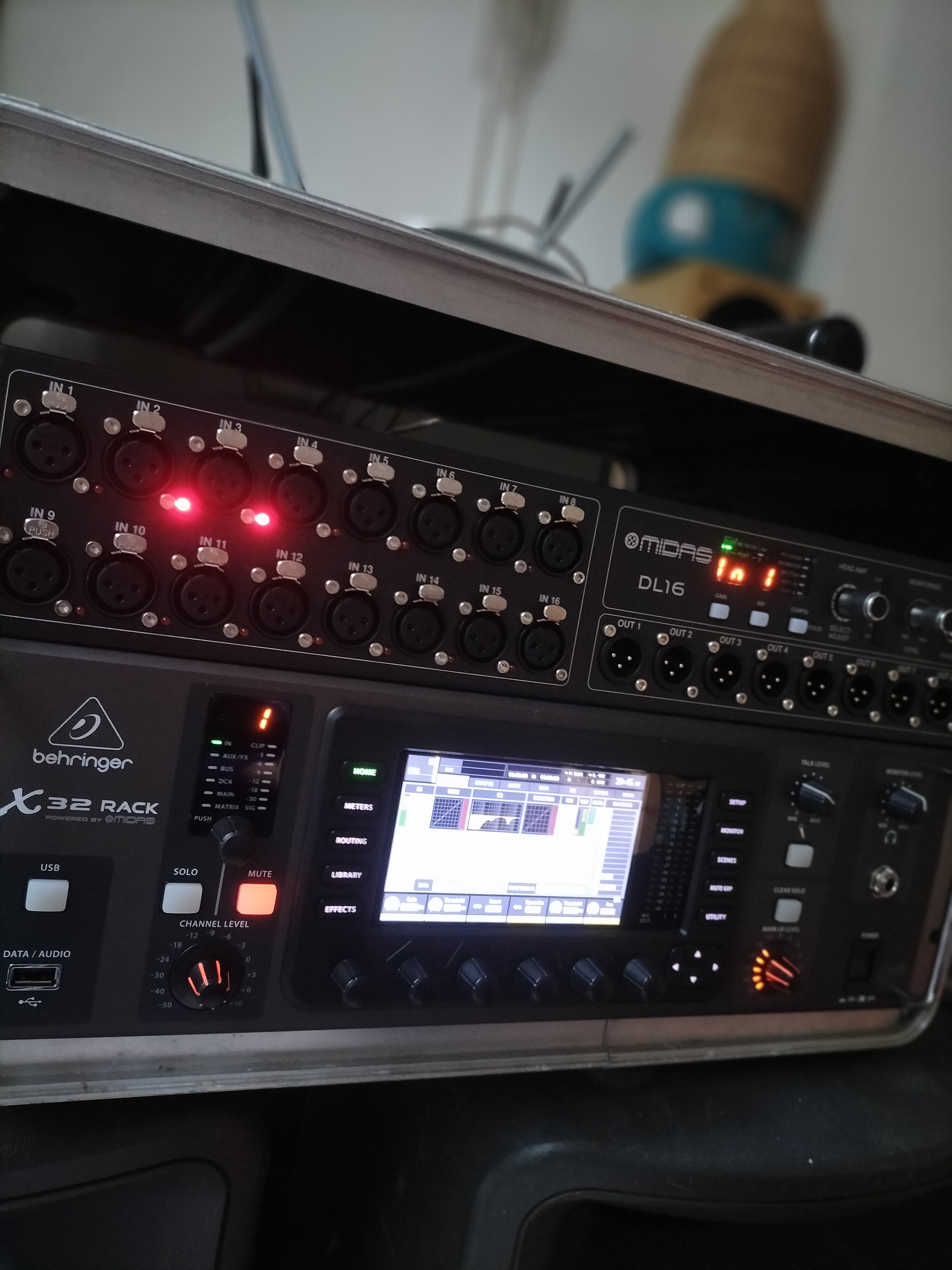Behringer x32 rack + dl16 stagebox in rack case