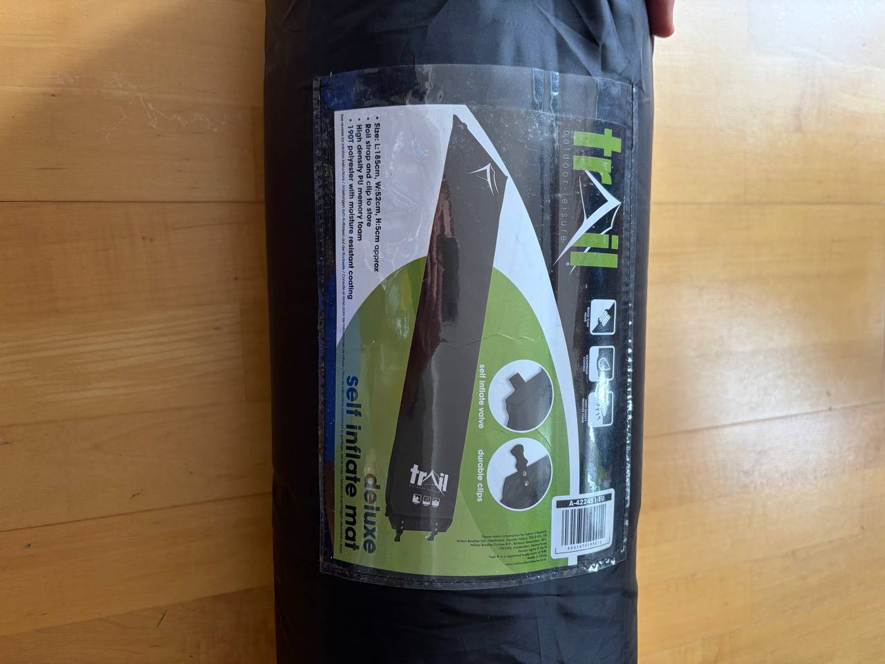 Inflatable sleeping mat