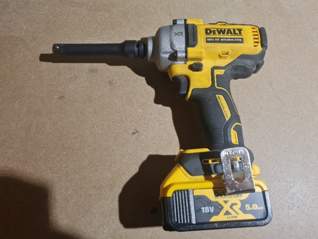 Dewalt 18v xr muttertrekker