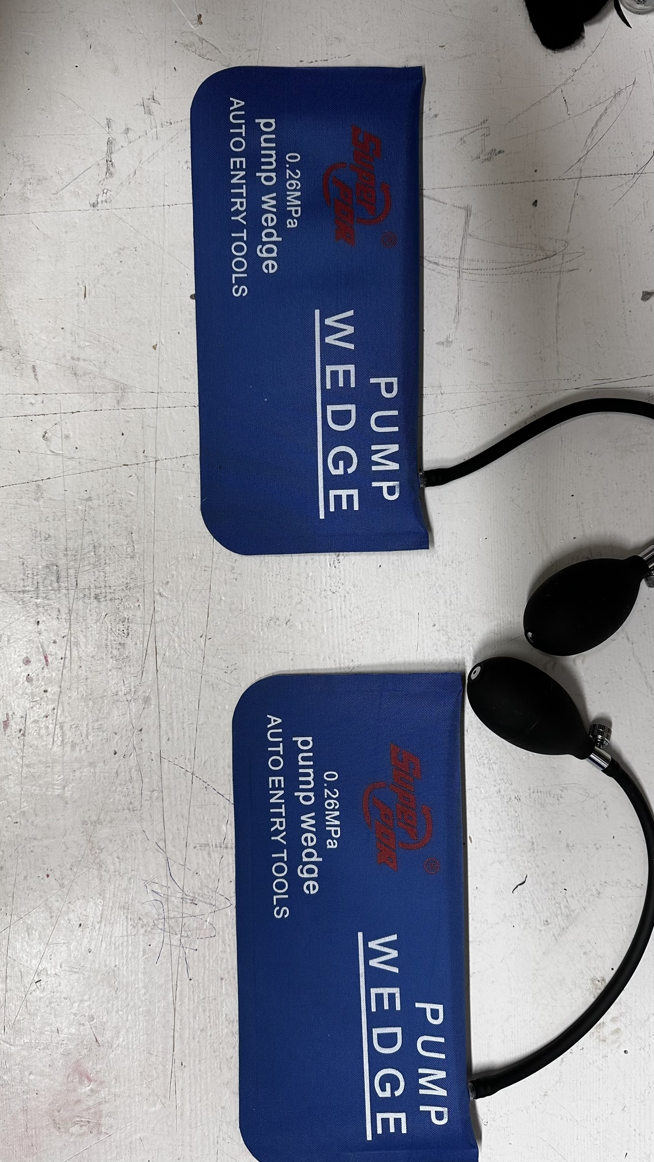 Løftepute med håndpumpe