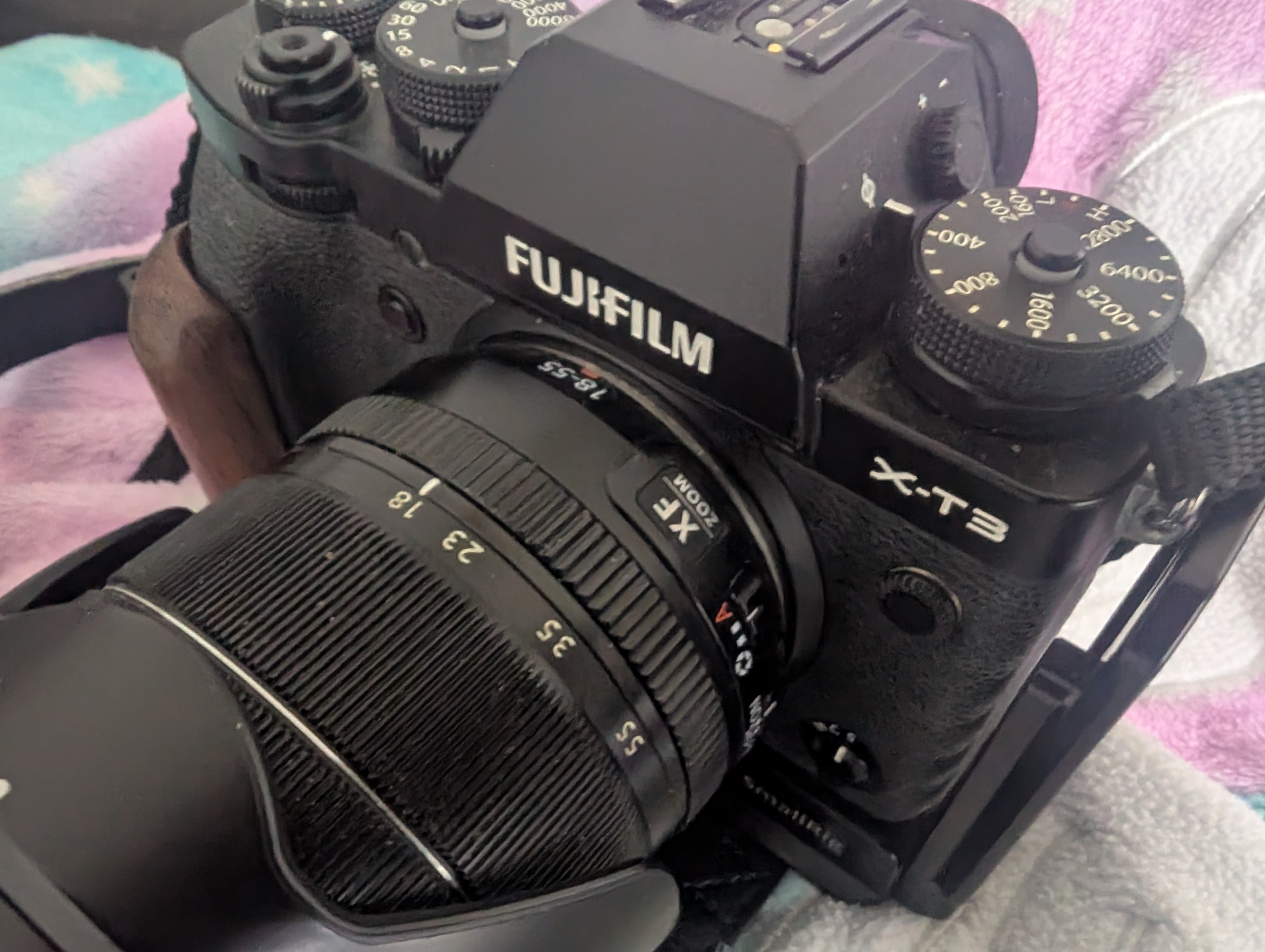 Fujifilm xt3 + fujinon xf zoom lens 18-55 + nd filter + small cage + spare battery