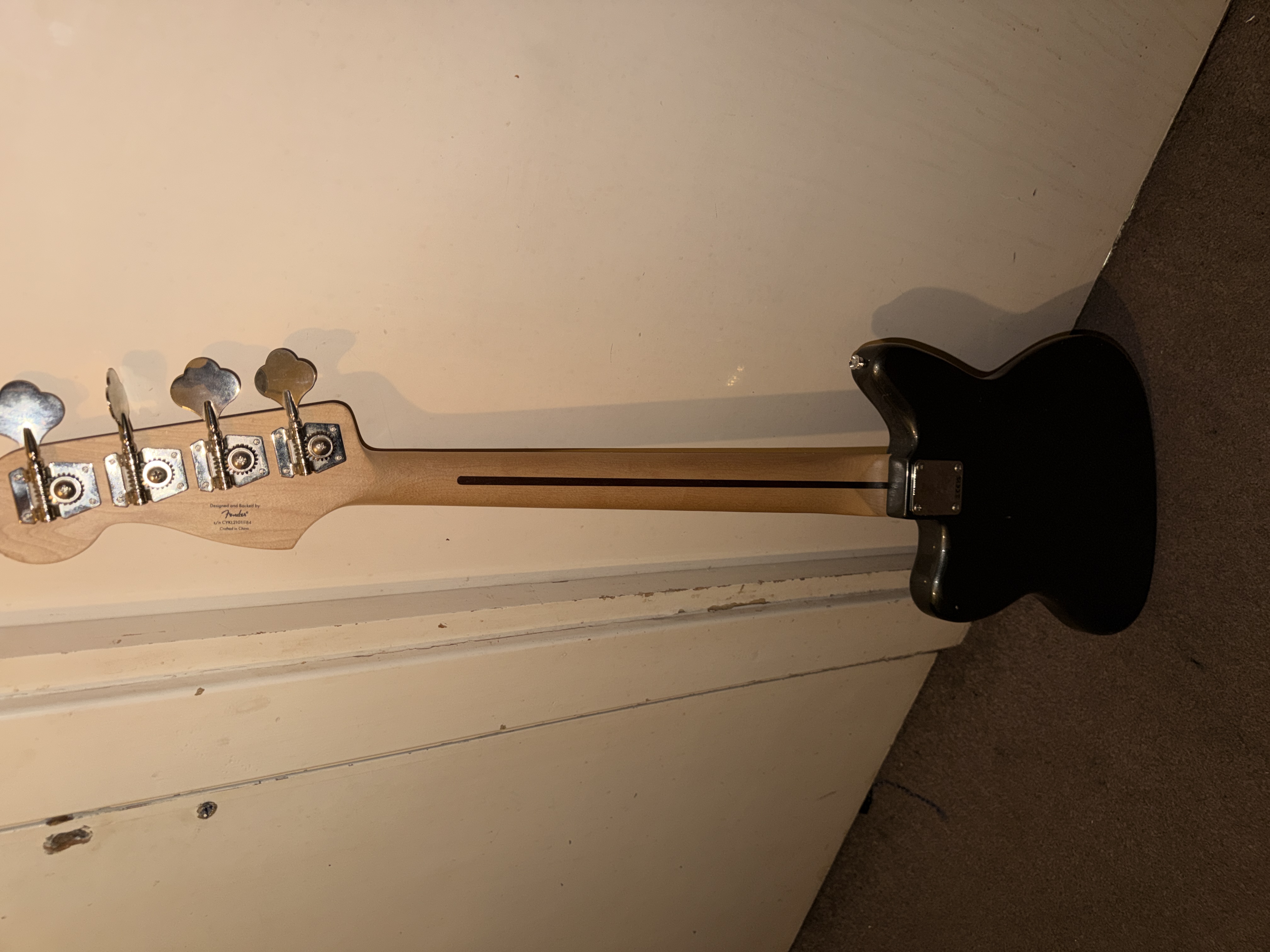 Squier aff. jaguar bass h cfm