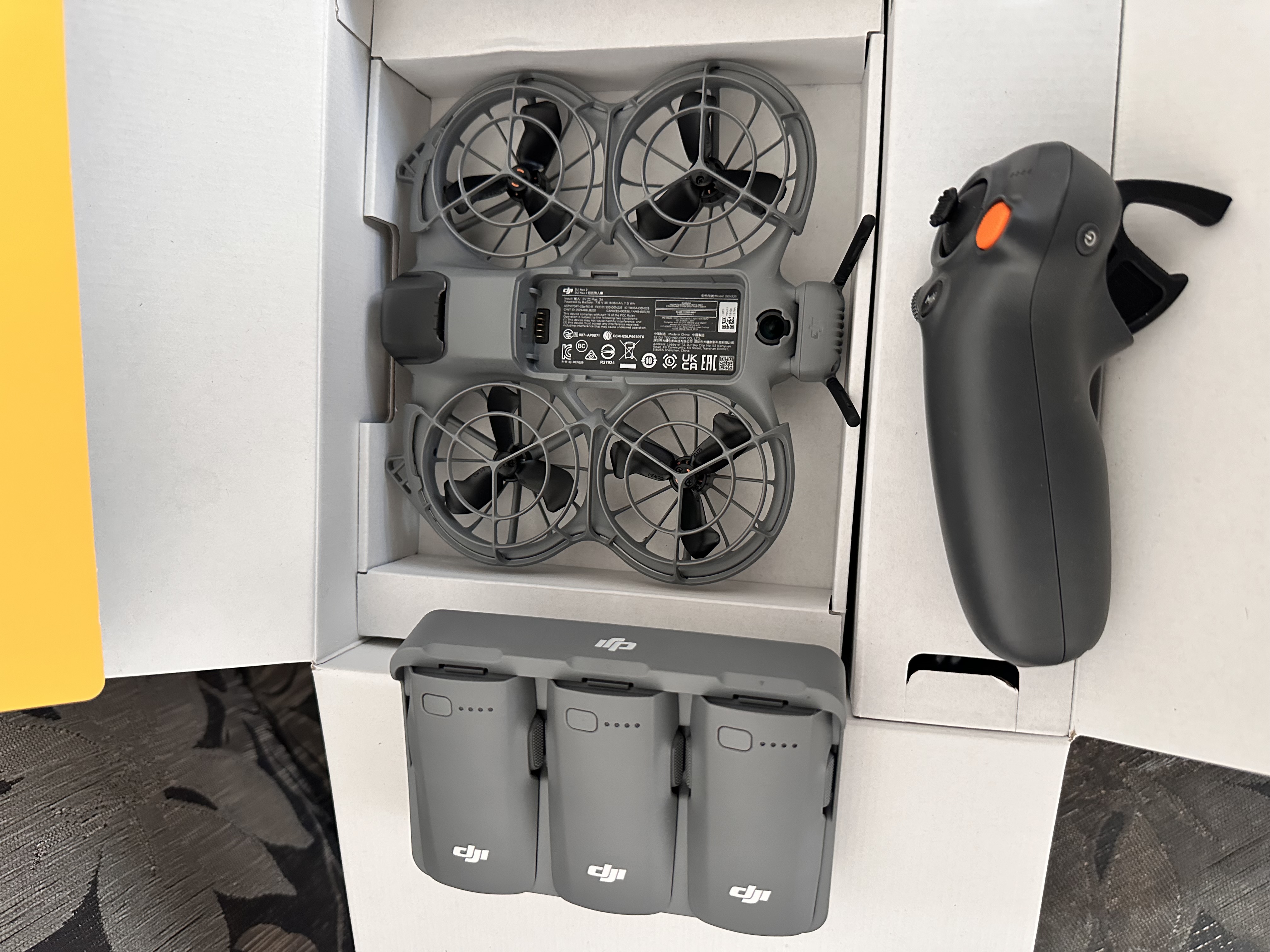 Dji neo 2 motion fly more combo with rc motion 3 & goggles n3