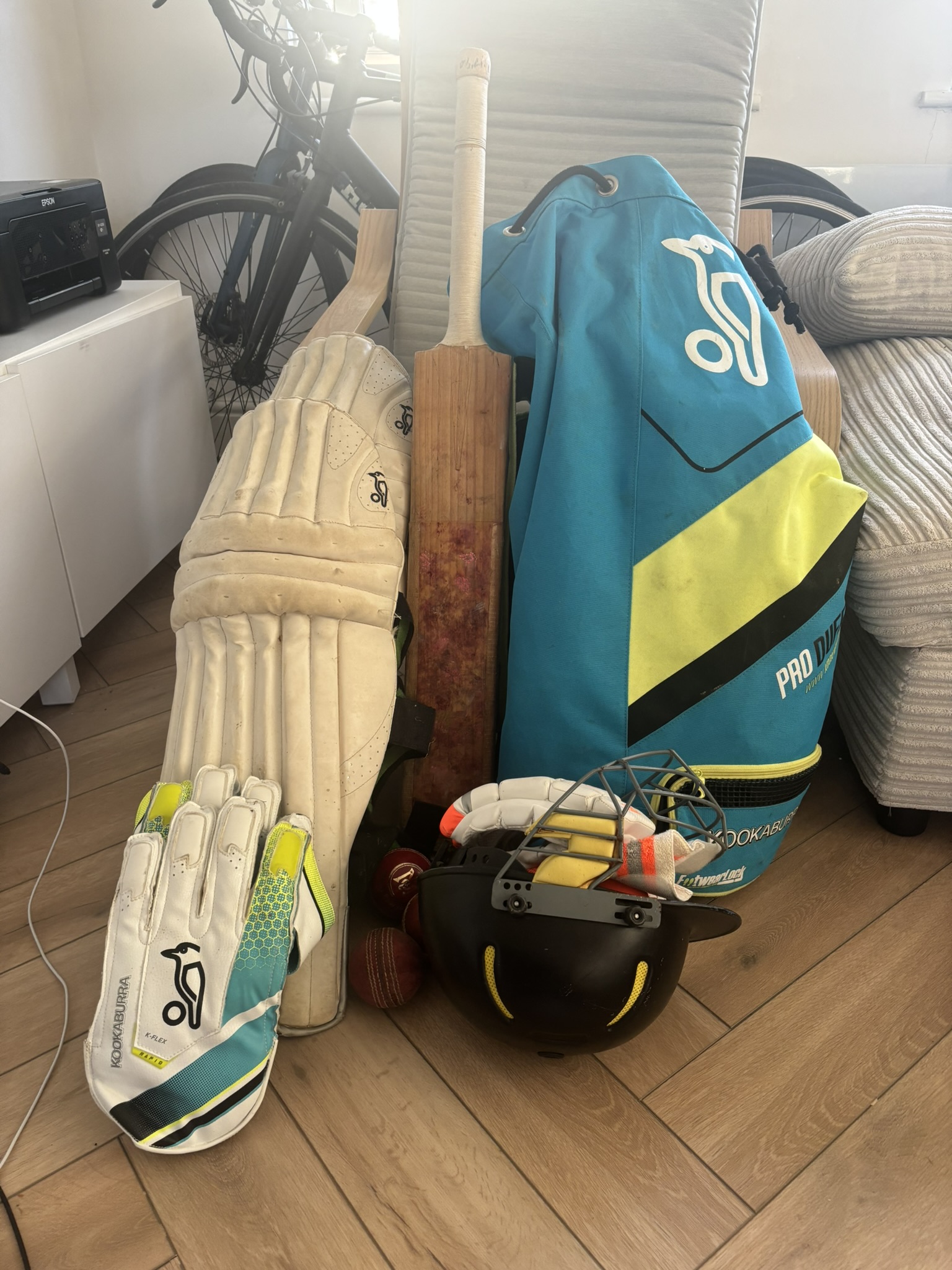 Mens cricket gear – hire in streatham