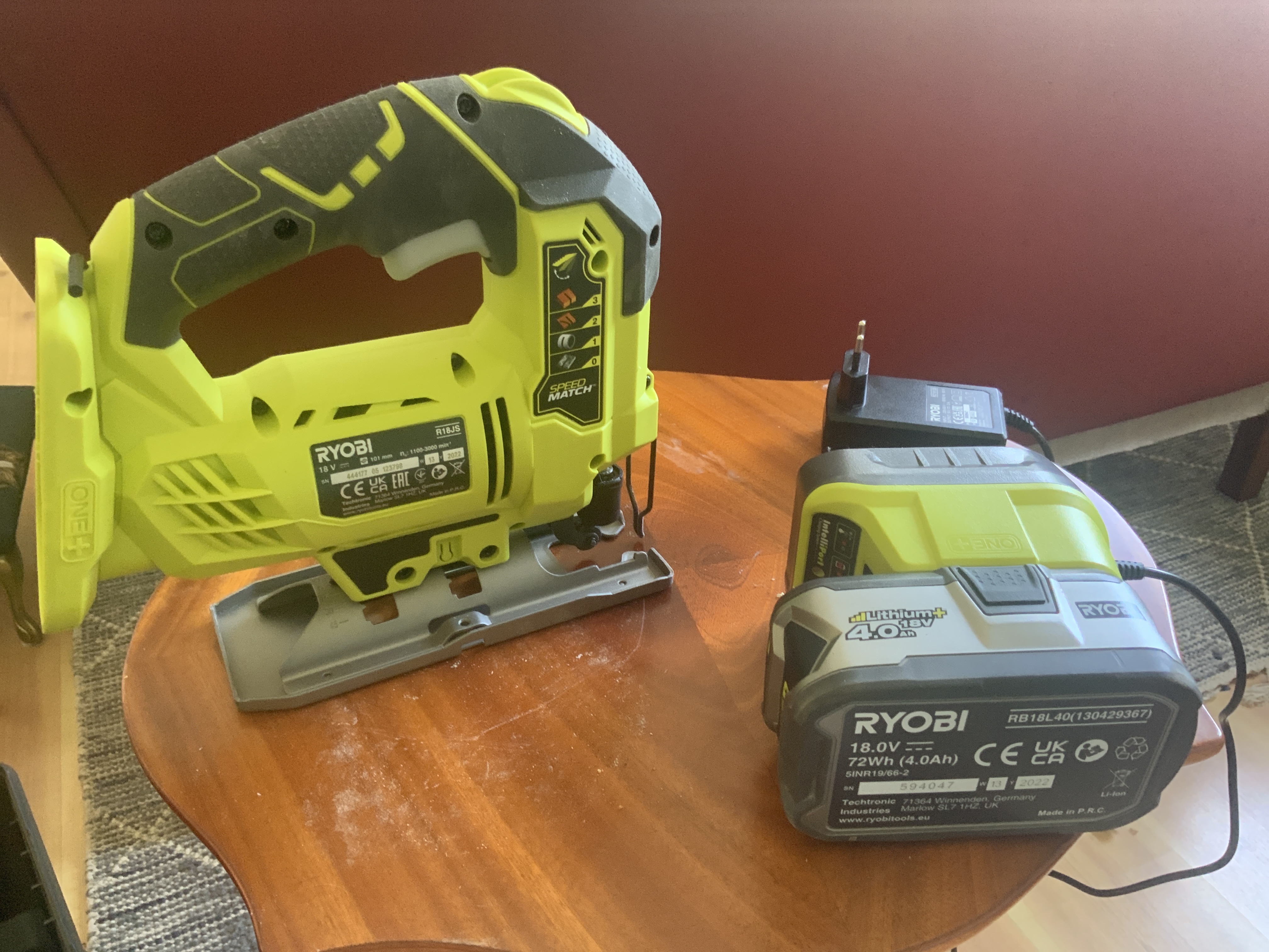 Ryobi r18js sticksåg med batteri och laddare