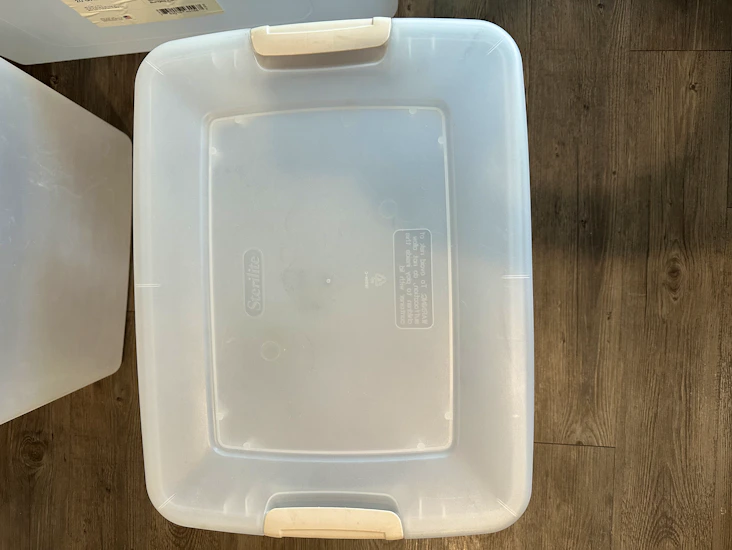 Plastic storage containers