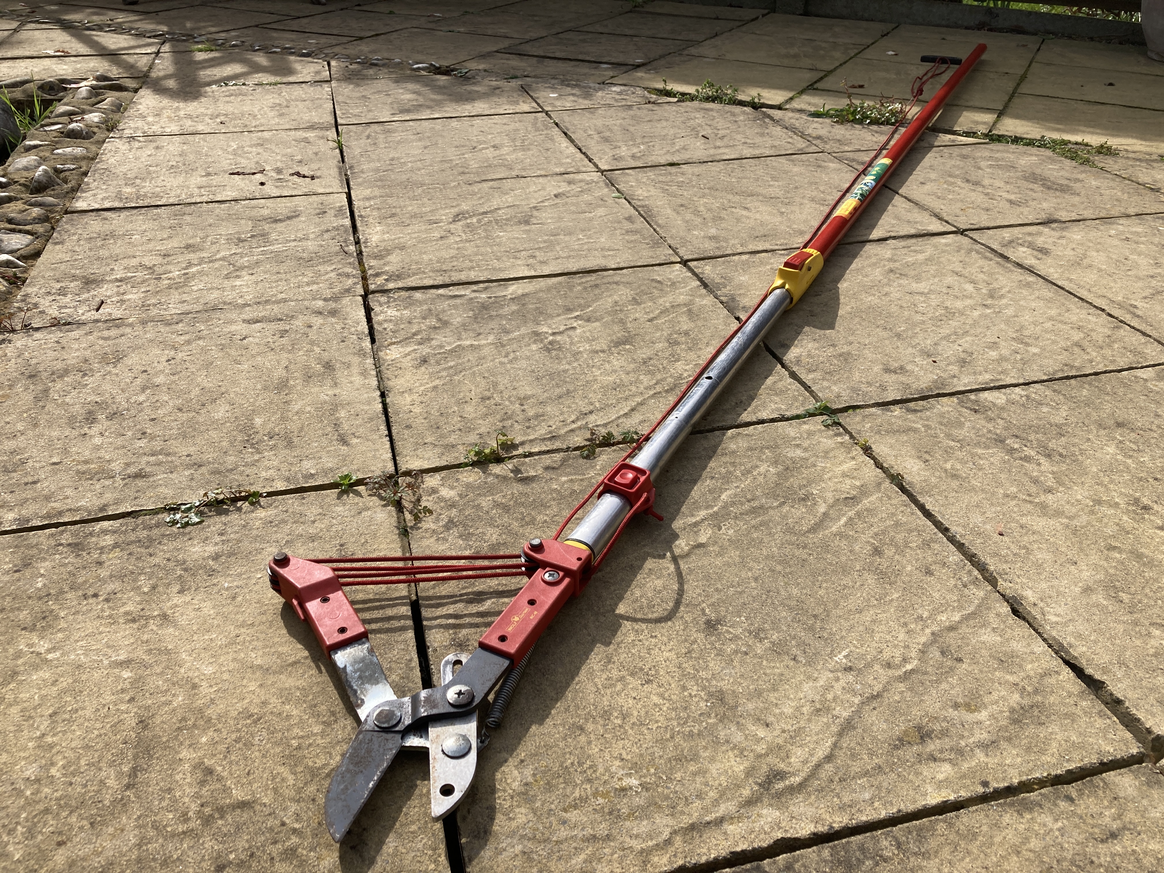 Long reach anvil pruner 